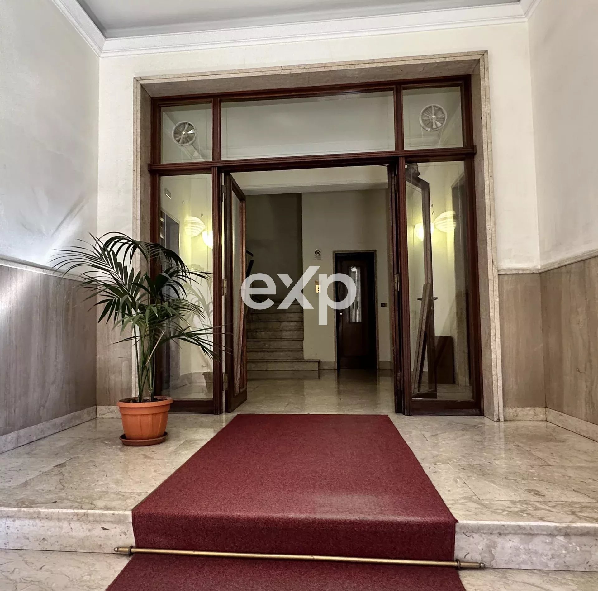 Firenze: Prestigioso Appartamento con Affacci sul Verde