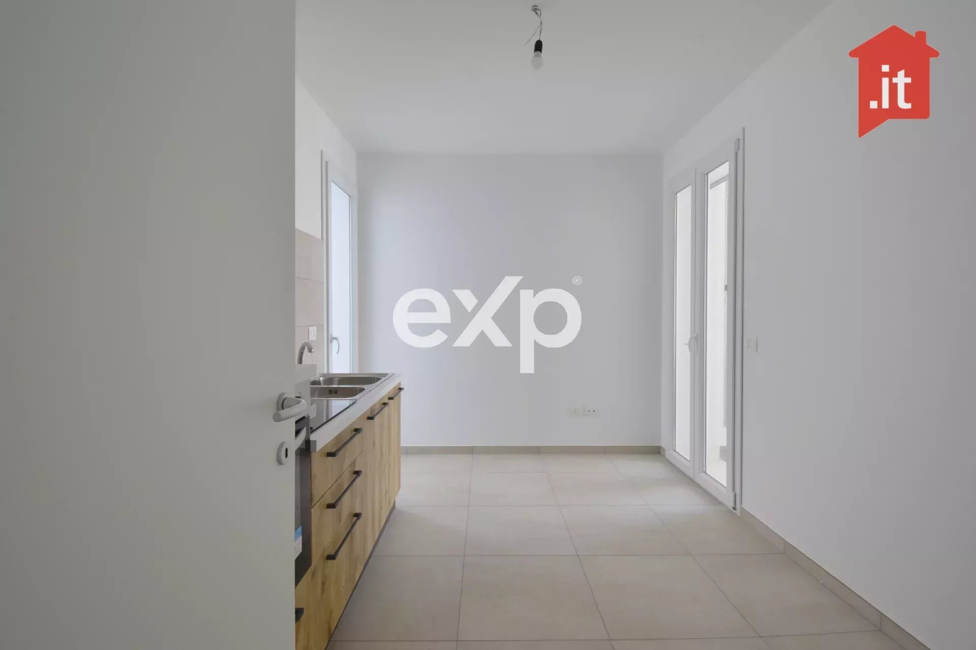 Casa di nuova costruzione con vista su parco