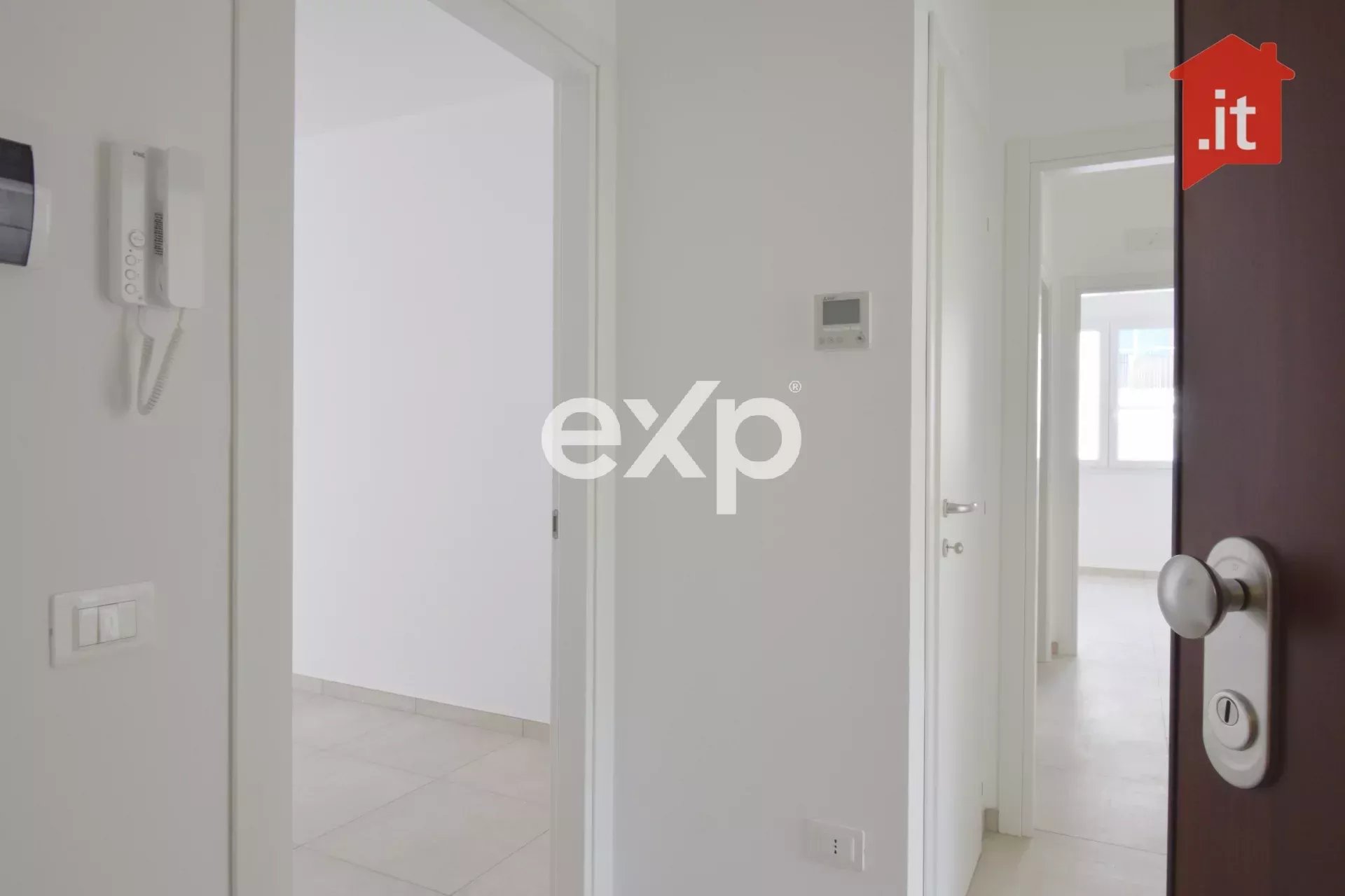Casa di nuova costruzione con vista su parco