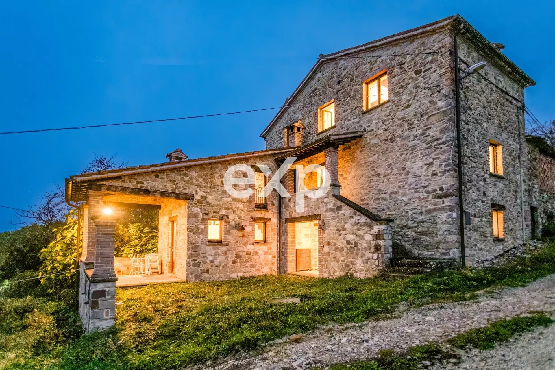 💎 Casale in Pietra Vista Panoramica: Il Fascino di Pennabilli e il Comfort Moderno