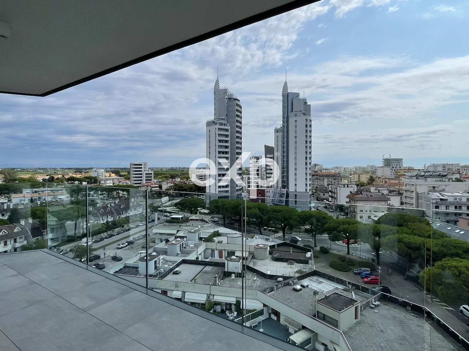 Jesolo - prestigioso attico con giardino d’inverno