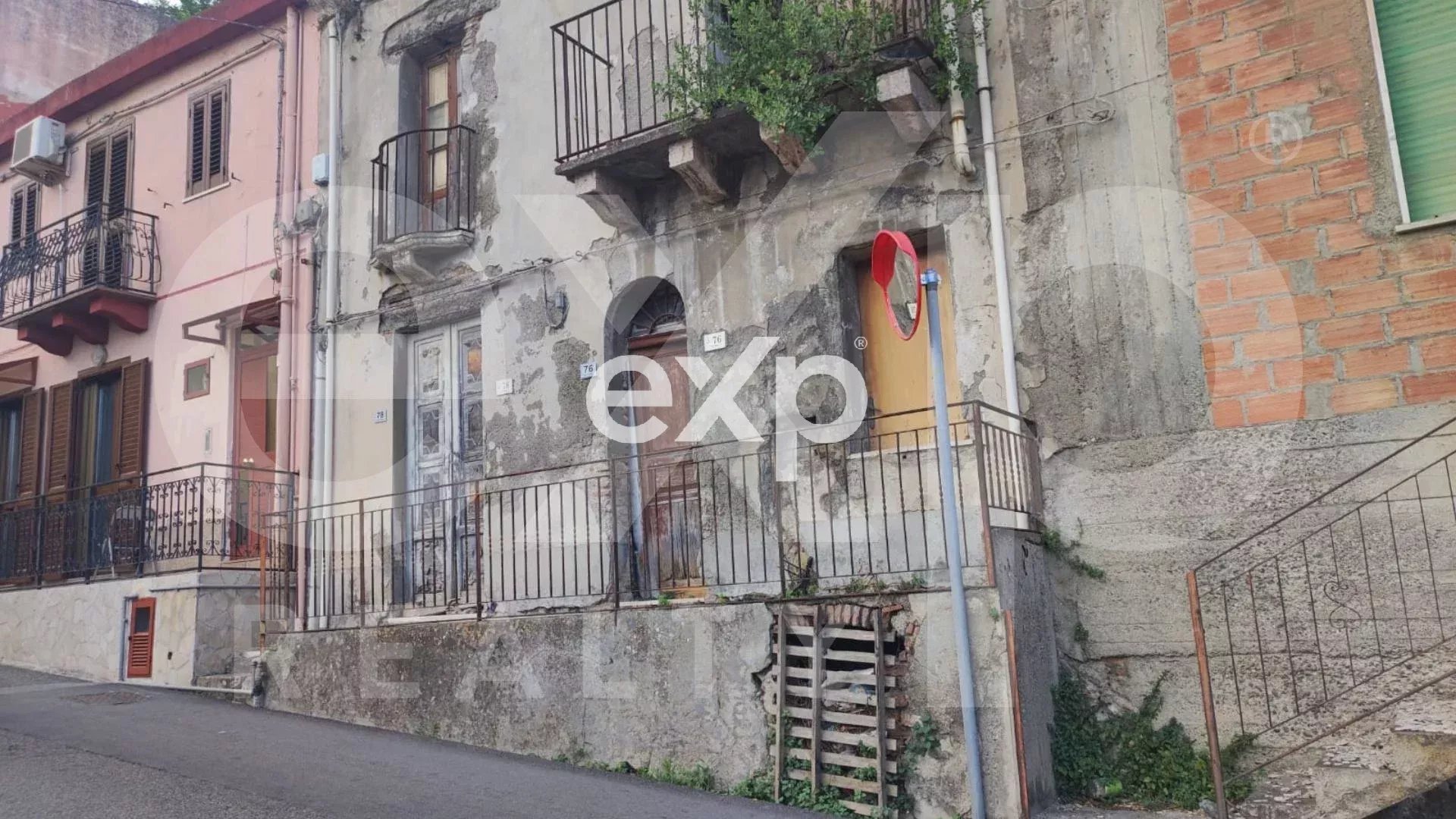 Casa indipendente su due livelli