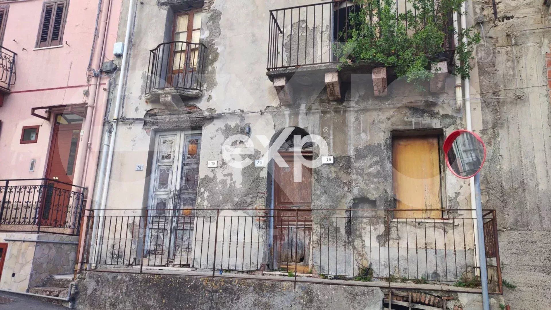 Casa indipendente su due livelli