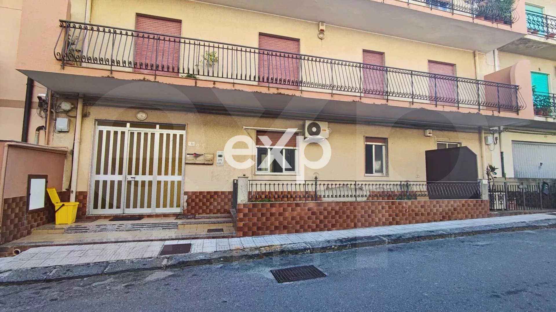 Appartamento al piano terra con ampio spazio esterno