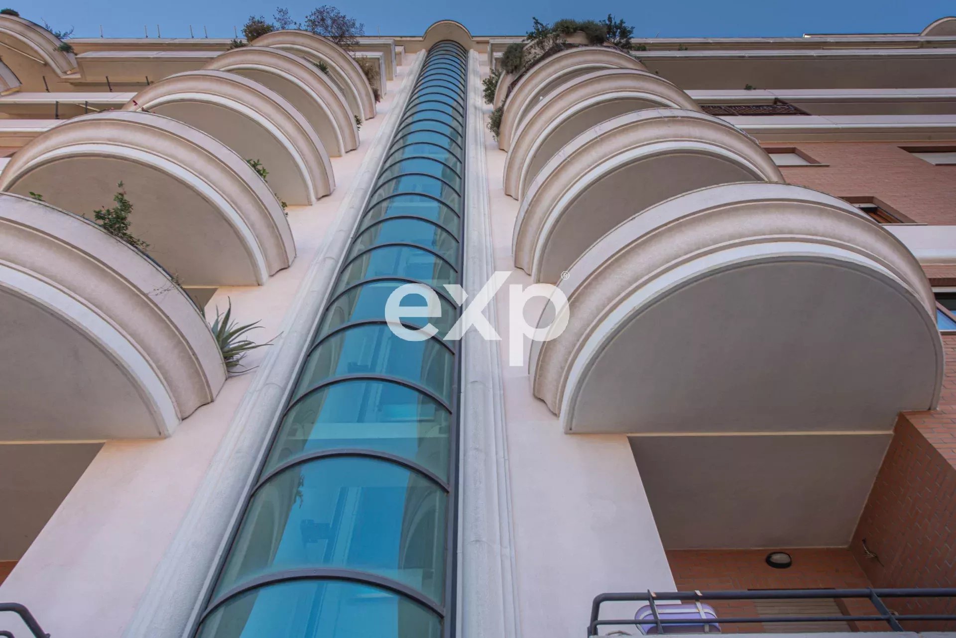 AXA - TERRAZZE DEL PRESIDENTE - Ampio monolocale