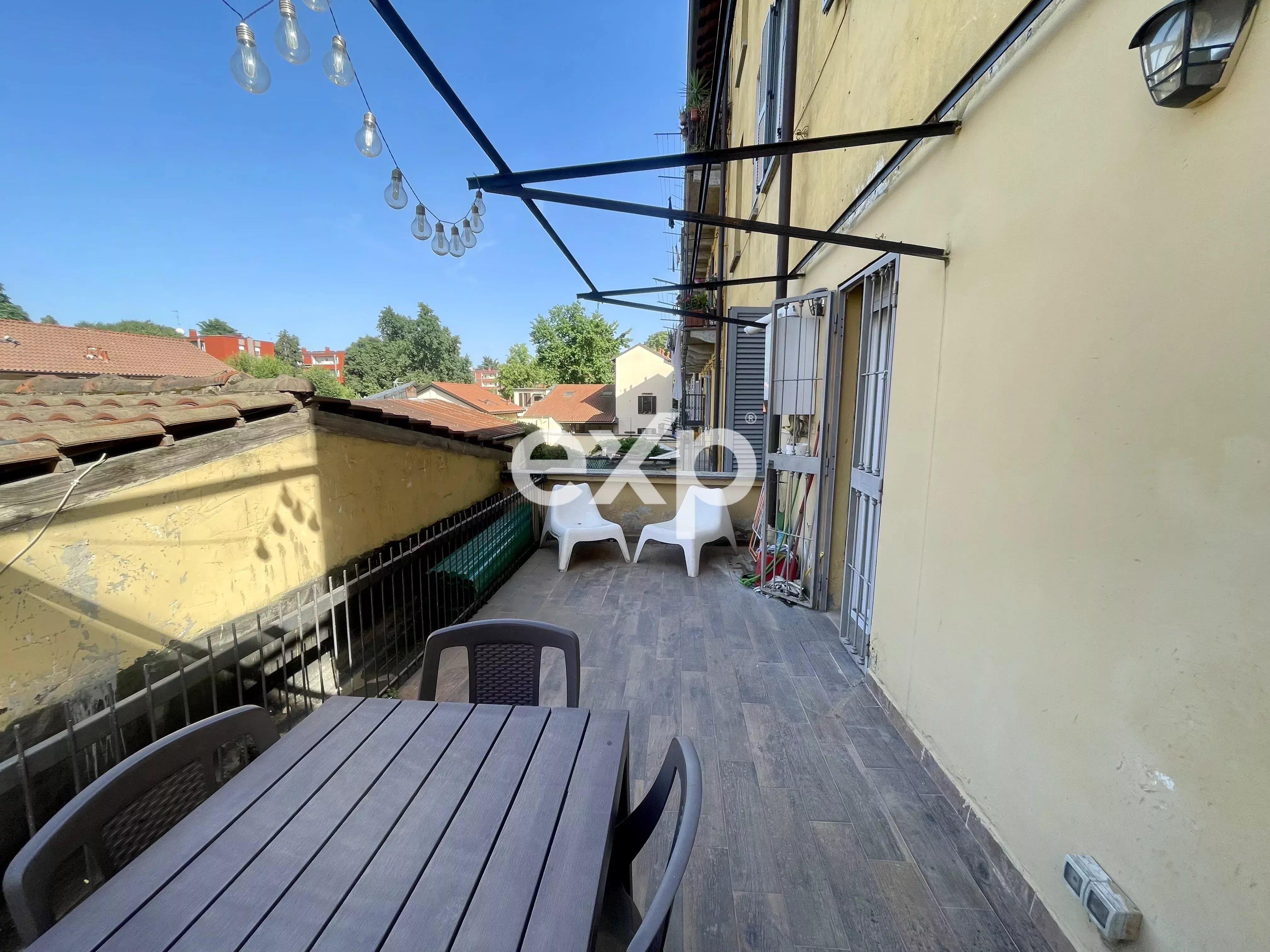 DUE LOCALI DI 50 MQ CON TERRAZZO