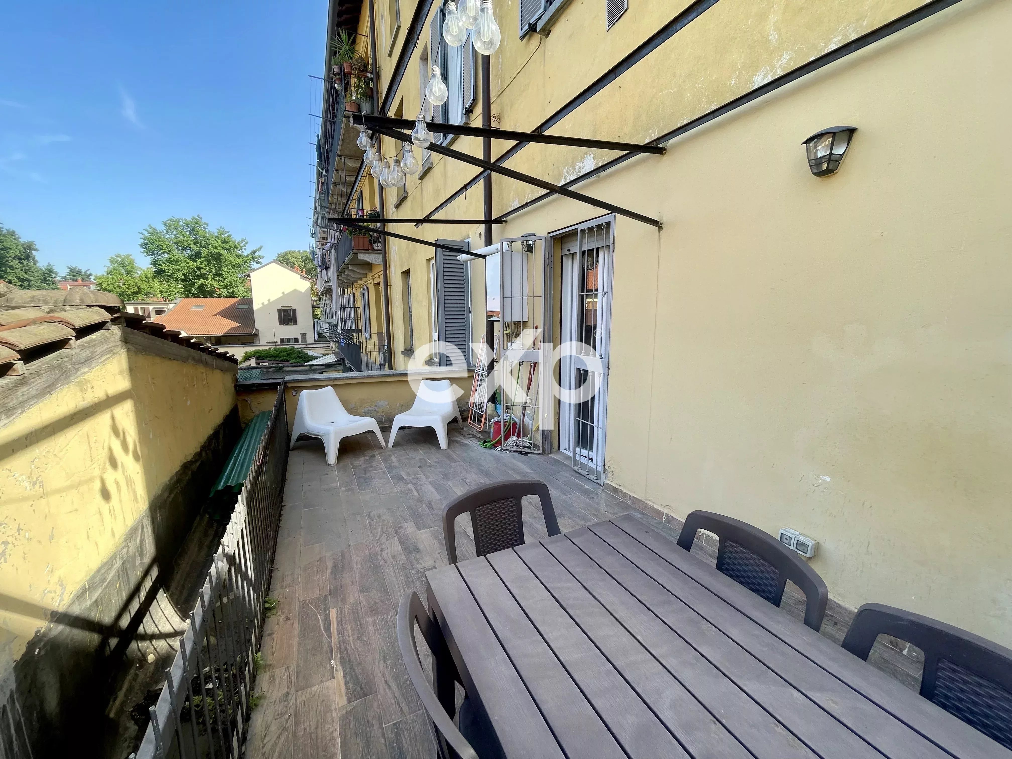 DUE LOCALI DI 50 MQ CON TERRAZZO