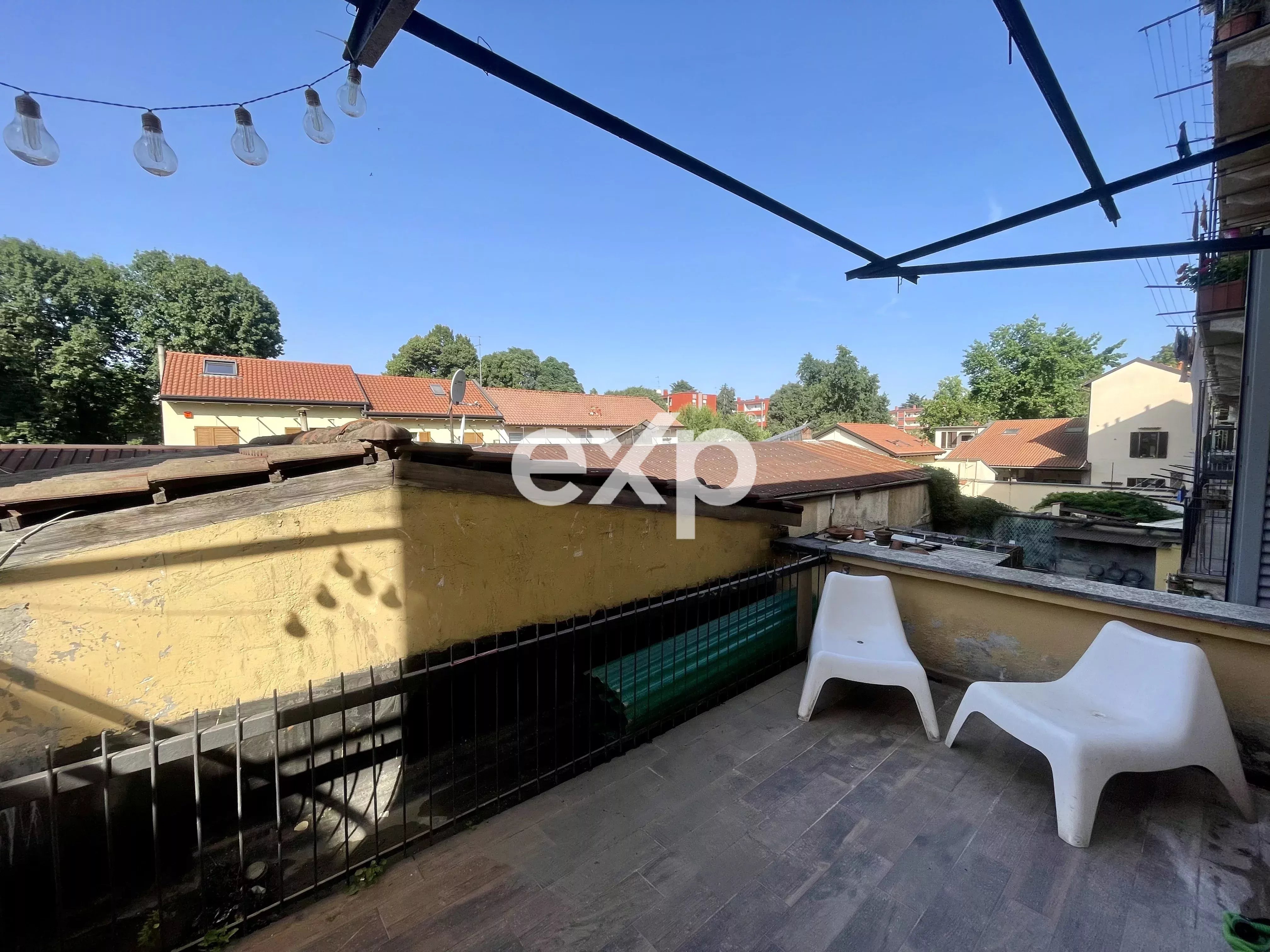 DUE LOCALI DI 50 MQ CON TERRAZZO
