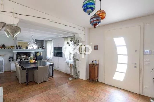 Un raffinato rifugio sulla costa veneziana – Villa privata di lusso con piscina a Jesolo