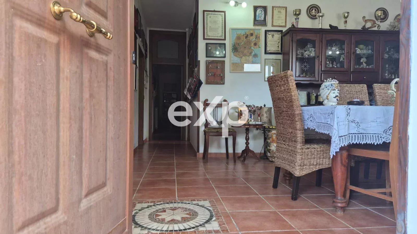 Proprietà indipendente con doppio accesso, ideale casa o investimento