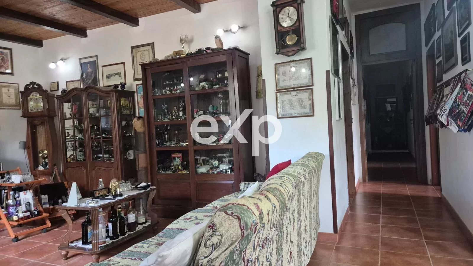 Proprietà indipendente con doppio accesso, ideale casa o investimento