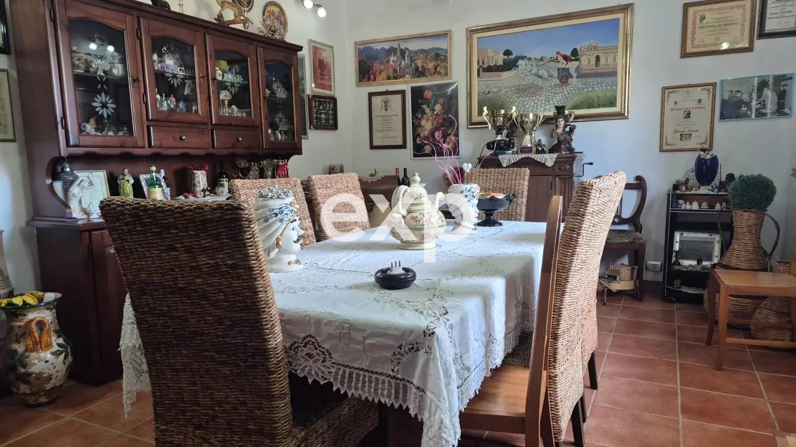 Proprietà indipendente con doppio accesso, ideale casa o investimento