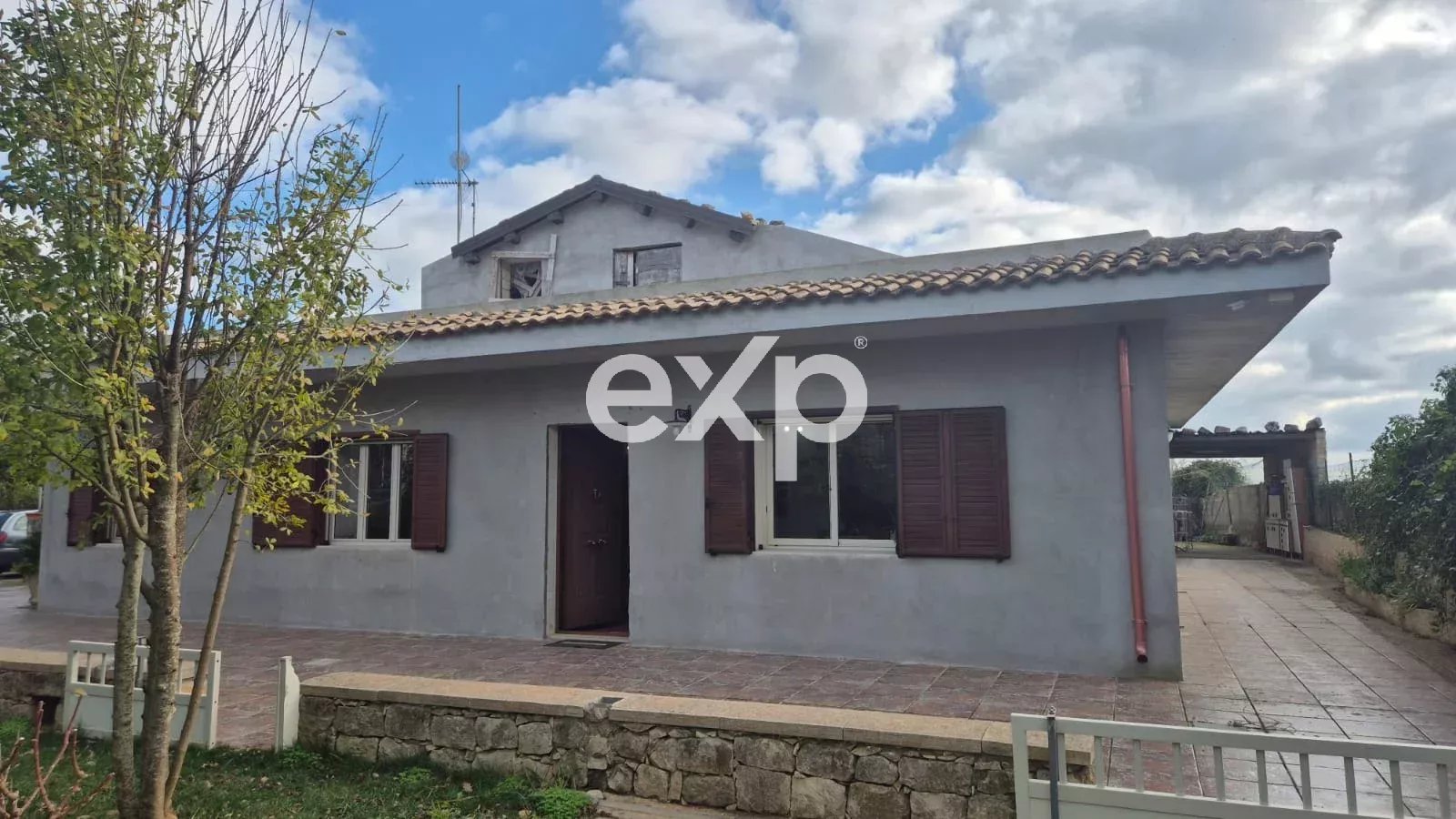 Proprietà indipendente con doppio accesso, ideale casa o investimento