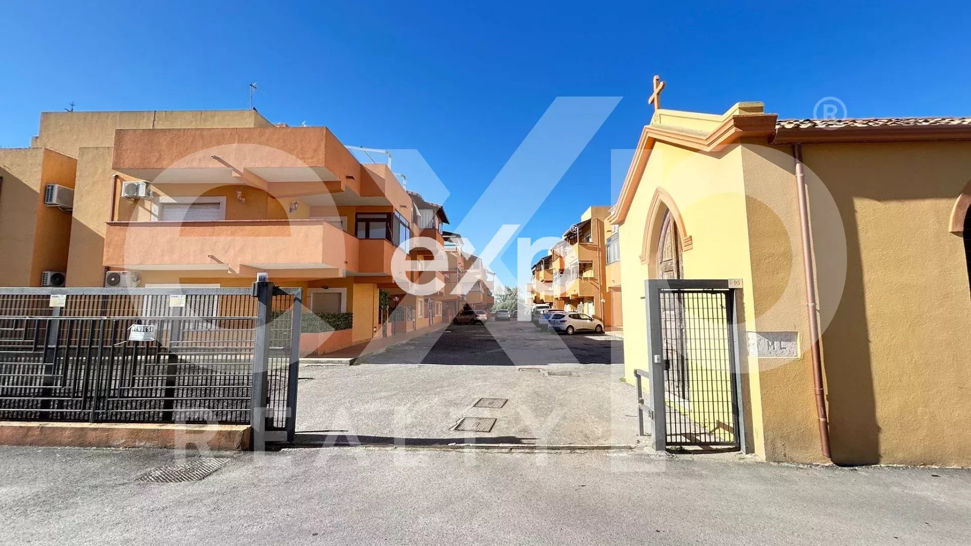 Appartamento ristrutturato con terrazza sovrastante