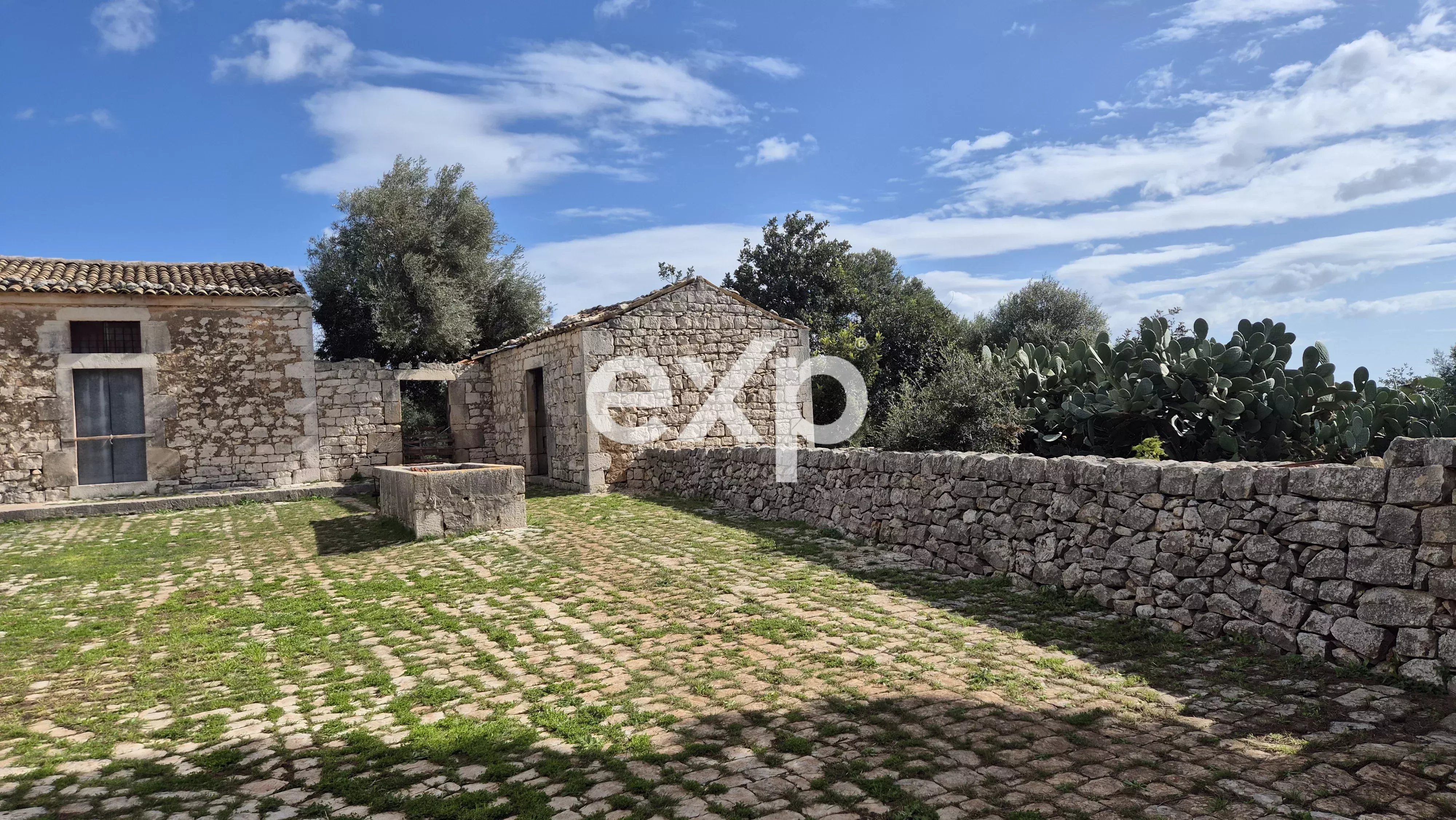 Antica Masseria in Pietra con Vista Mare