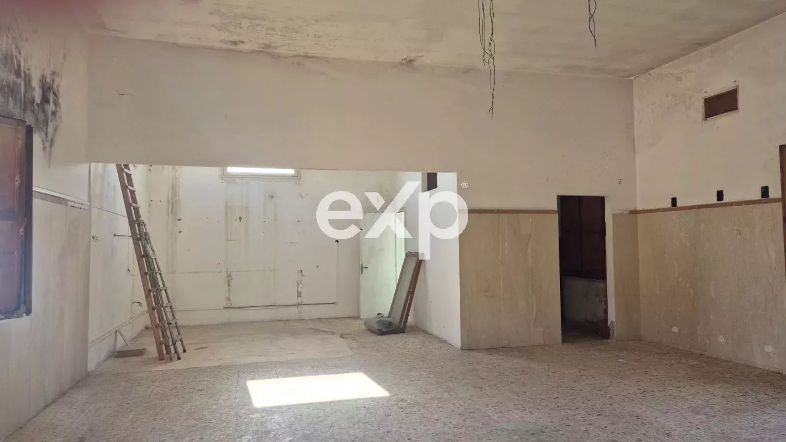Villa indipendente con giardino e doppi accessi