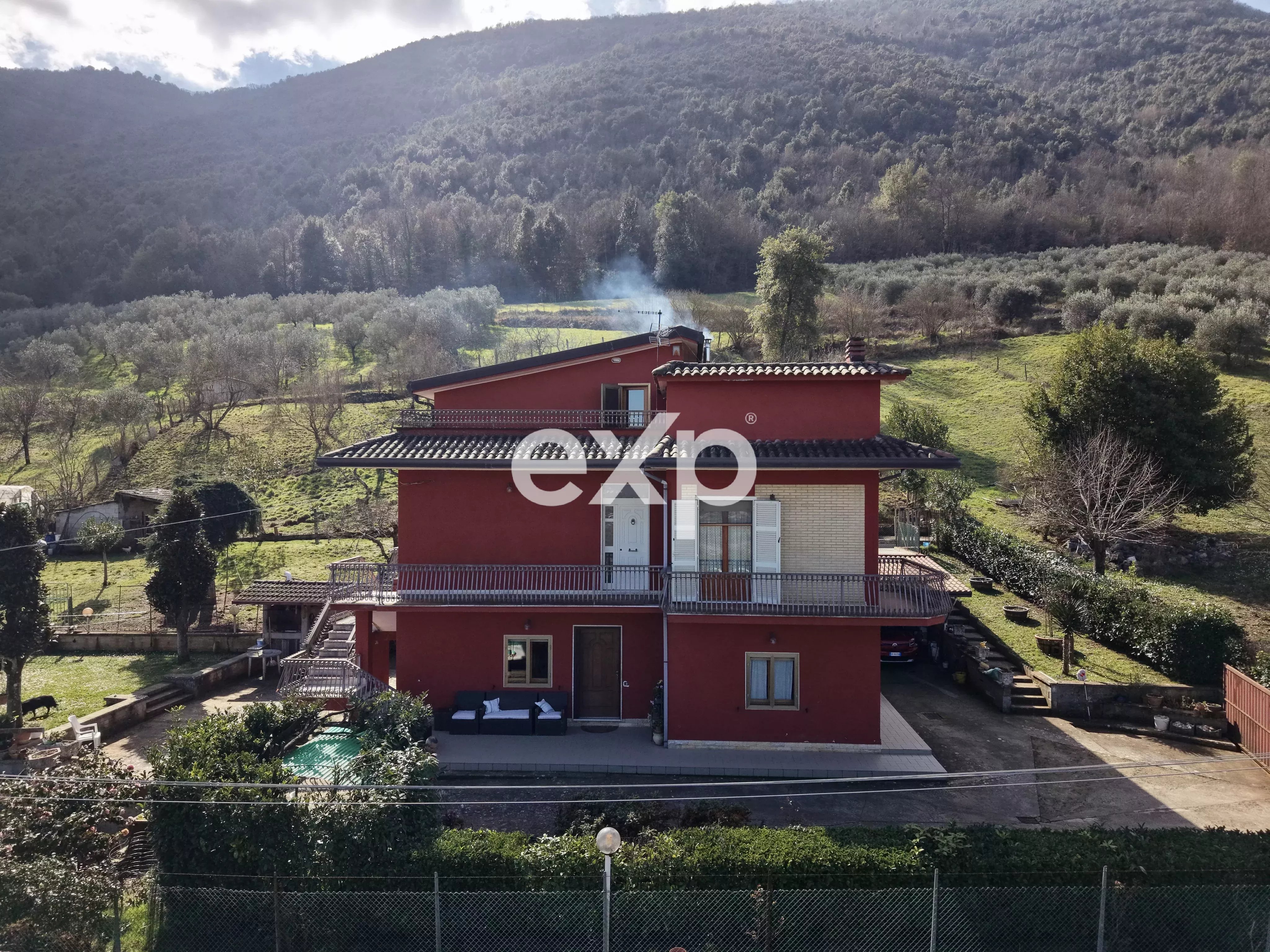 Casa indipendente con vista panoramica, giardino e terreno – Via Pedemontana, Ceccano