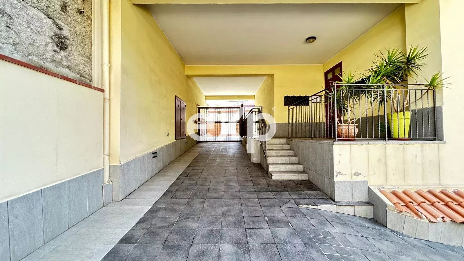 Appartamento moderno a Villafranca Tirrena, con la dotazione di box auto.