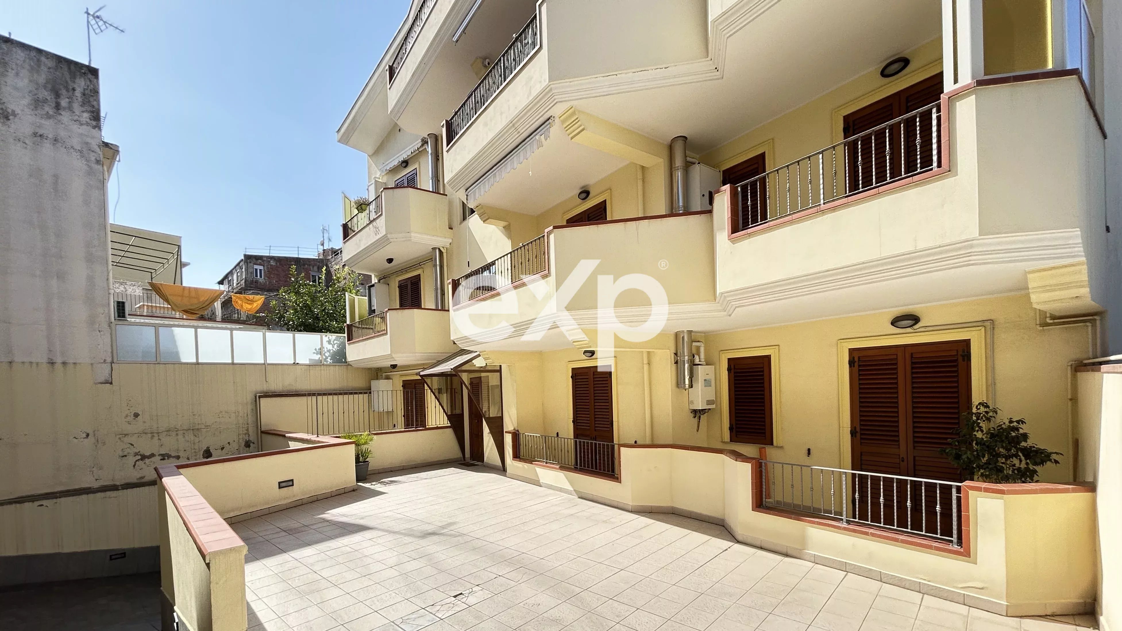 Appartamento moderno a Villafranca Tirrena, con la dotazione di box auto.