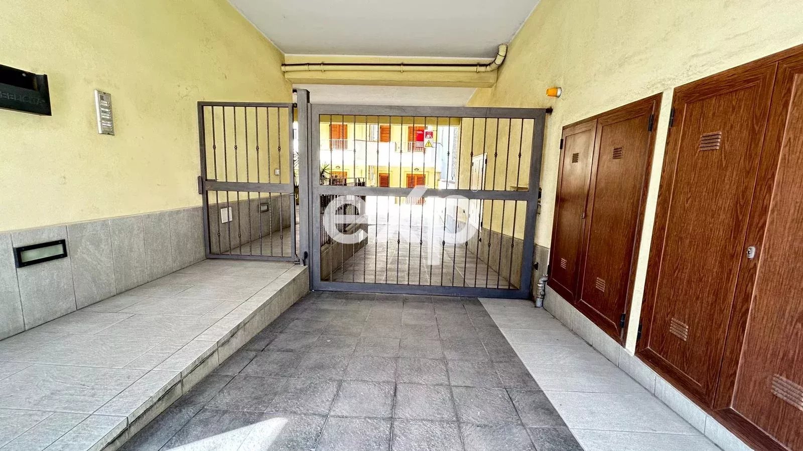 Appartamento moderno a Villafranca Tirrena, con la dotazione di box auto.