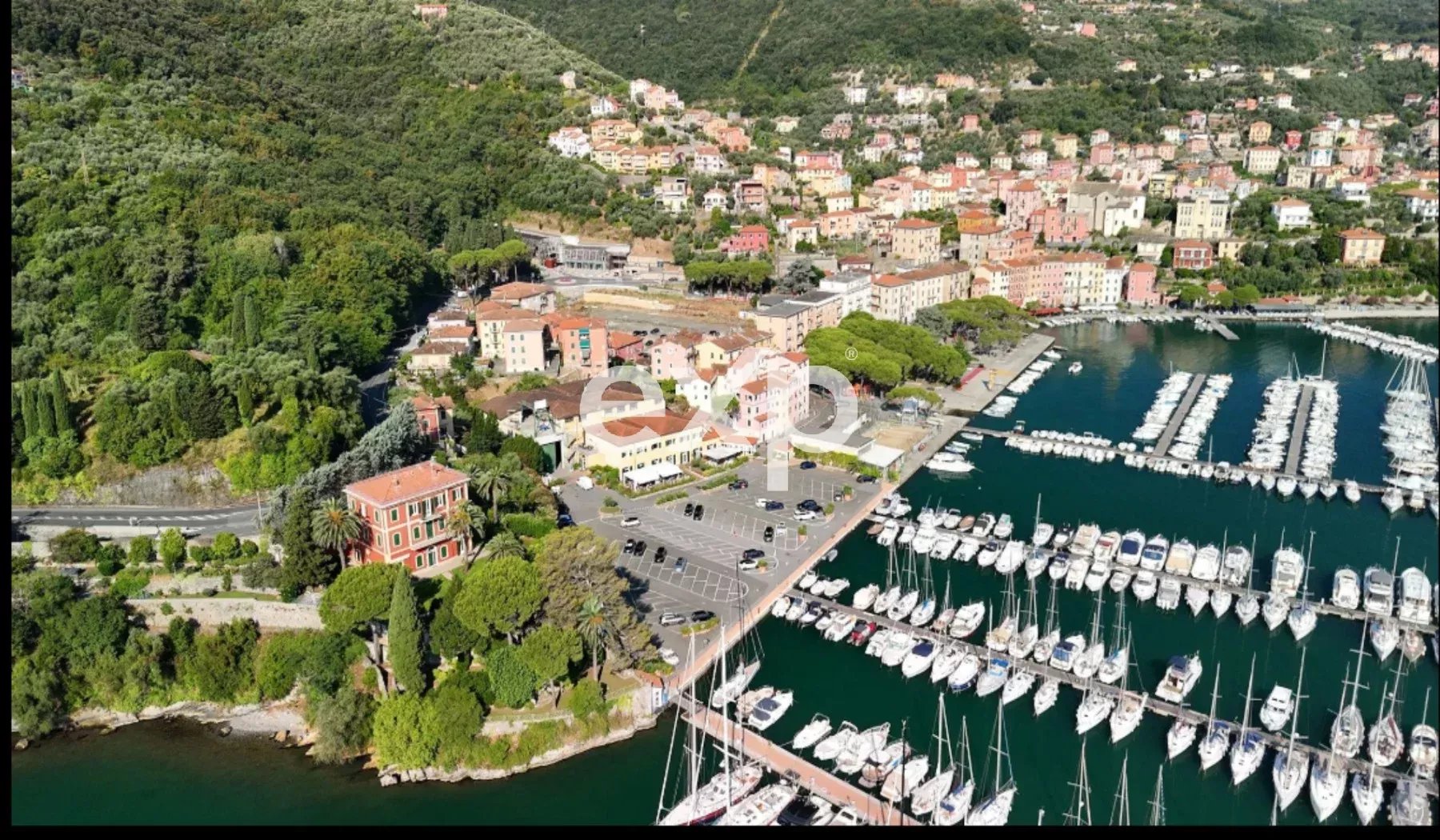 Terreno edificabile con permesso approvato – 380 mq residenziali – Fezzano, Porto Venere