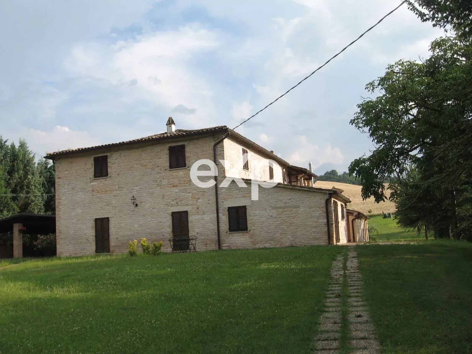 Casale in Pietra con Piscina e B&B avviato in Vendita a Cagli, Marche