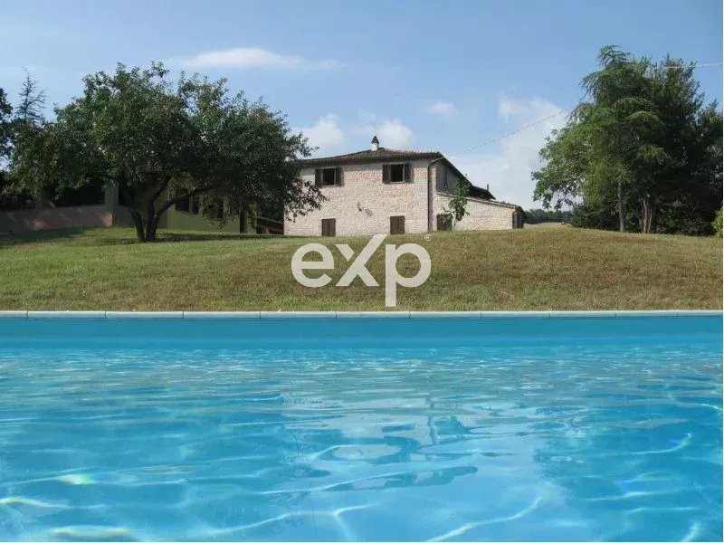 Casale in Pietra con Piscina e B&B avviato in Vendita a Cagli, Marche