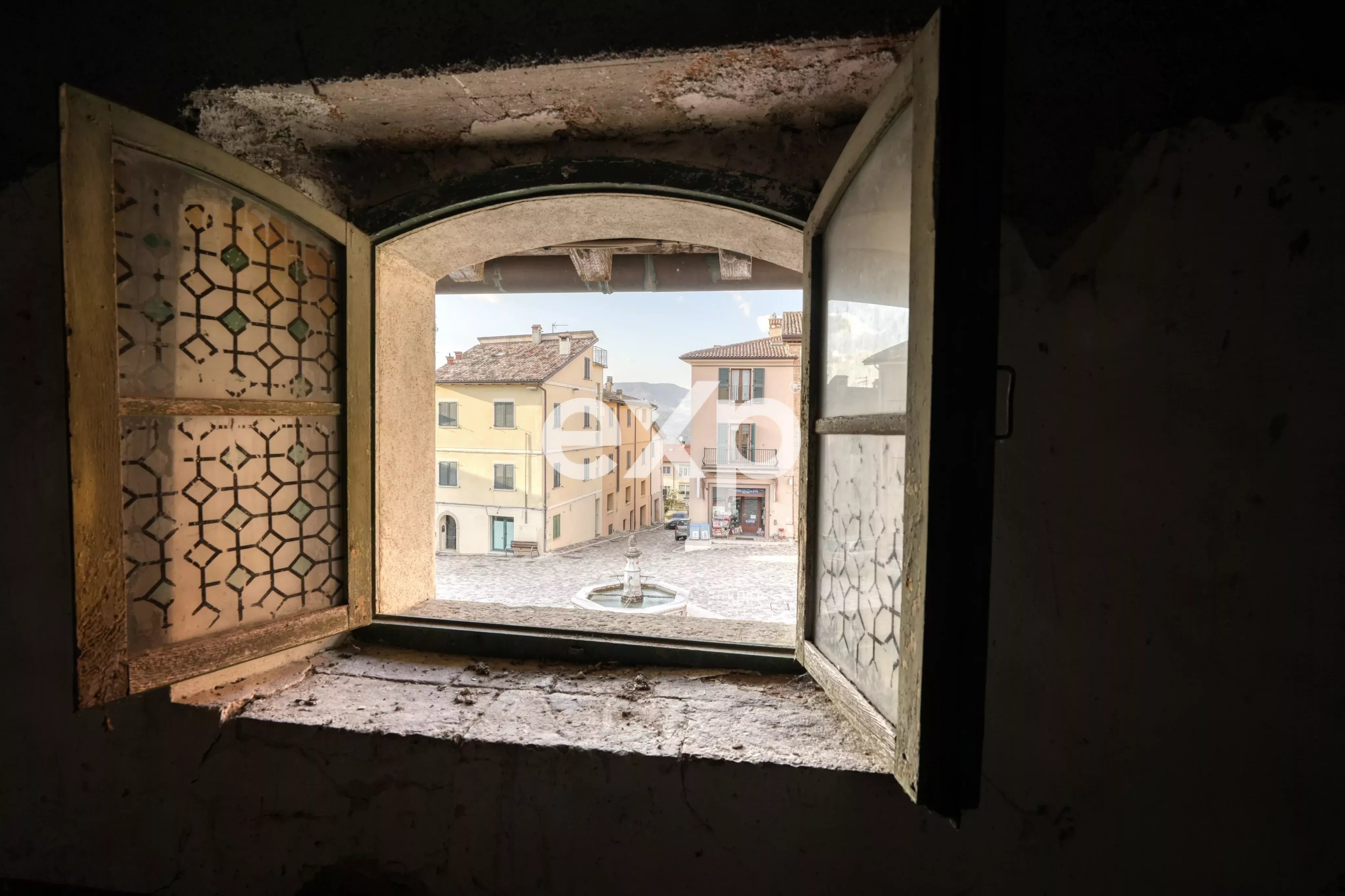 Dove la Storia ha fatto Pace: Il Tuo Rifugio nel Palazzo della Ragione
