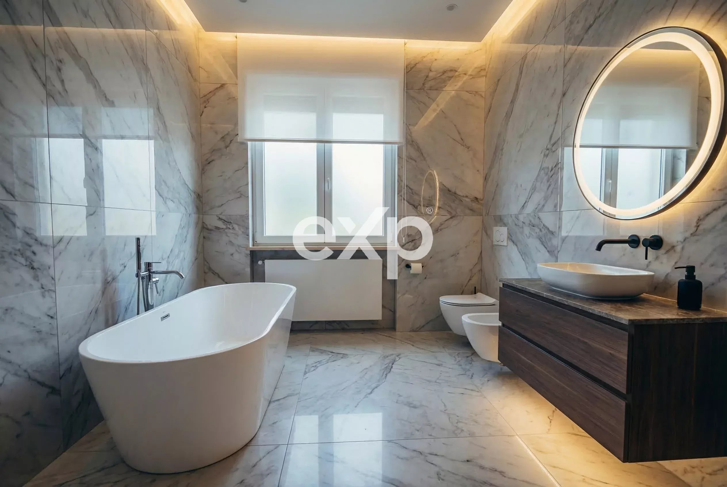 TRILOCALE COMPLETAMENTE RISTRUTTURATO CON TERRAZZINO – COMO, VIA VILLINI 4