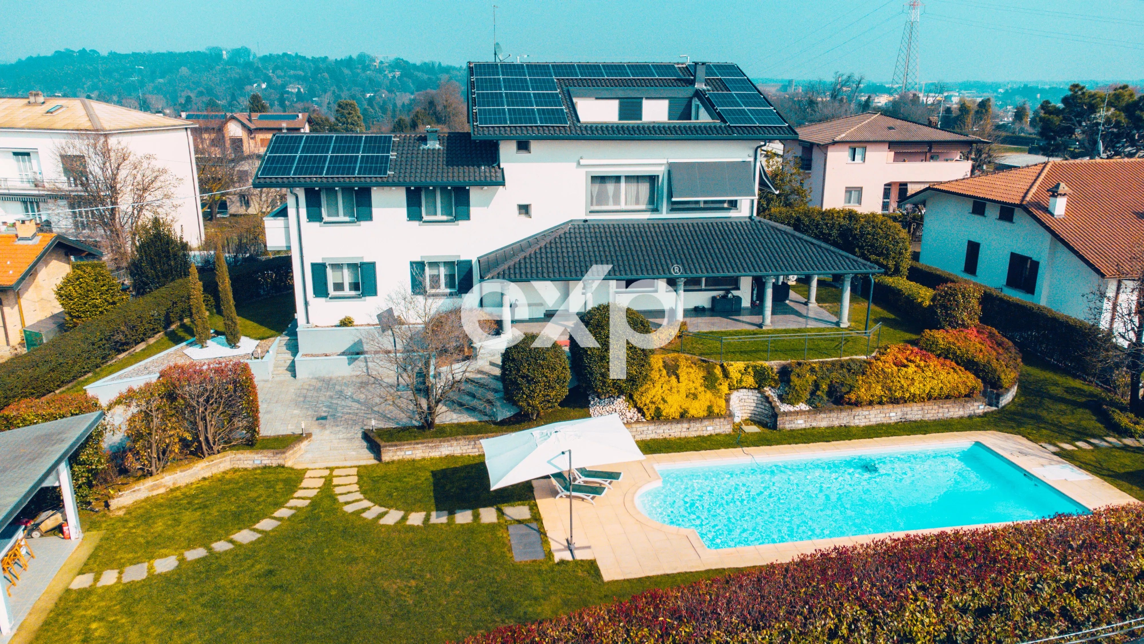 Villa con piscina e parco