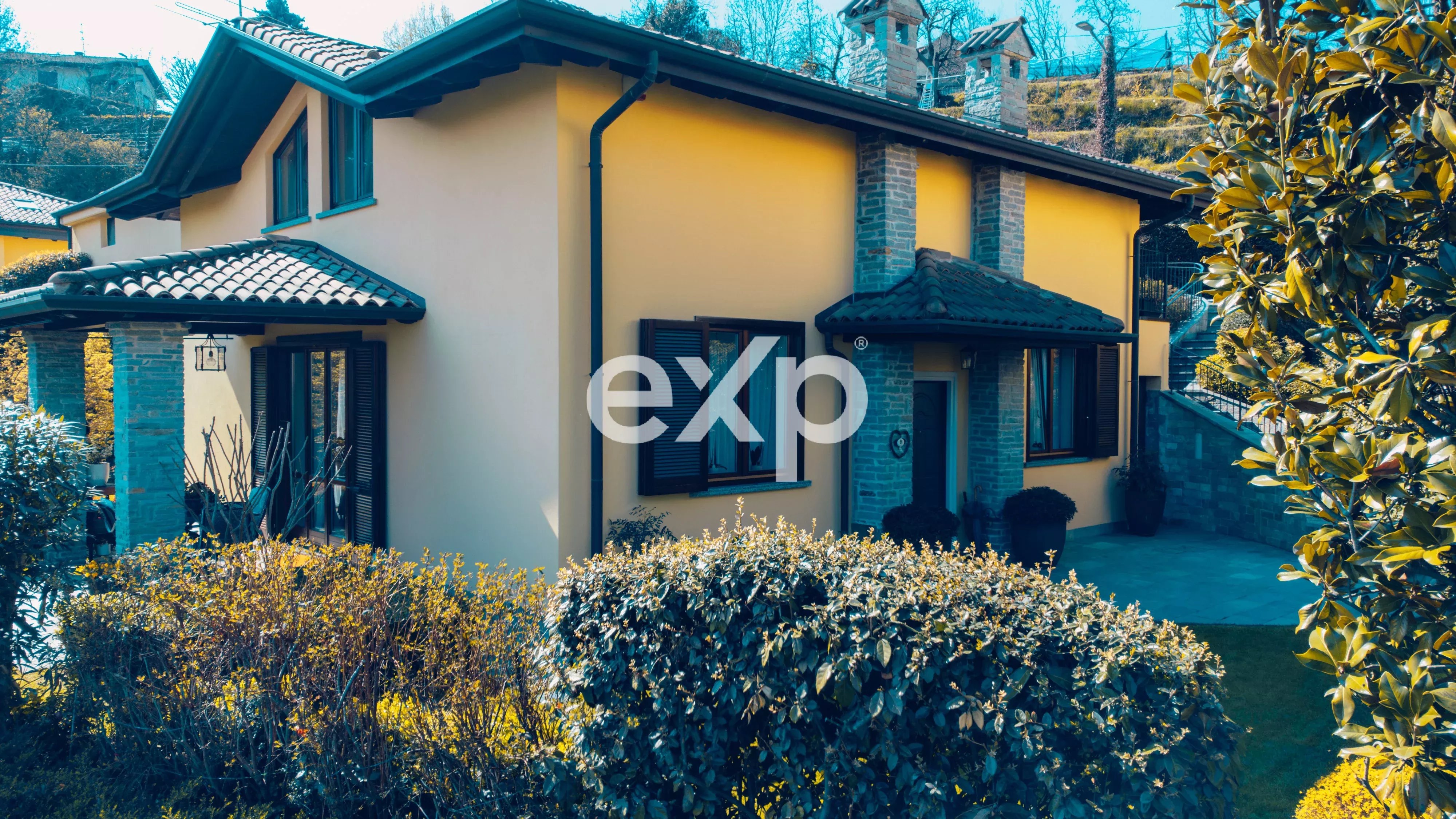 Casa in vendita a Montano Lucino, Via I Maggio, 13, 22070 Montano Lucino, 300 m²