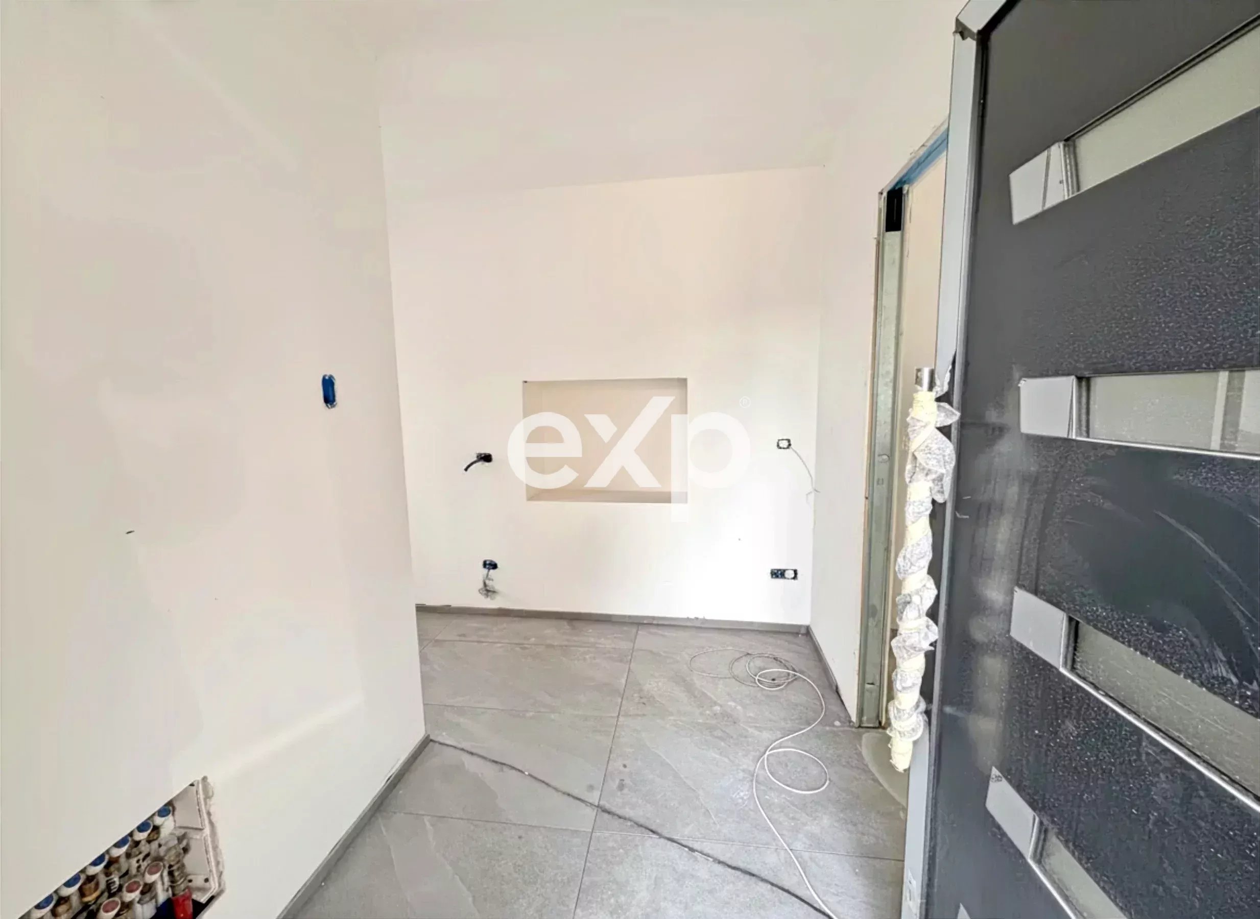 Moderno Loft con Spazio Esterno Privato, Domotica e Fotovoltaico – Calolziocorte