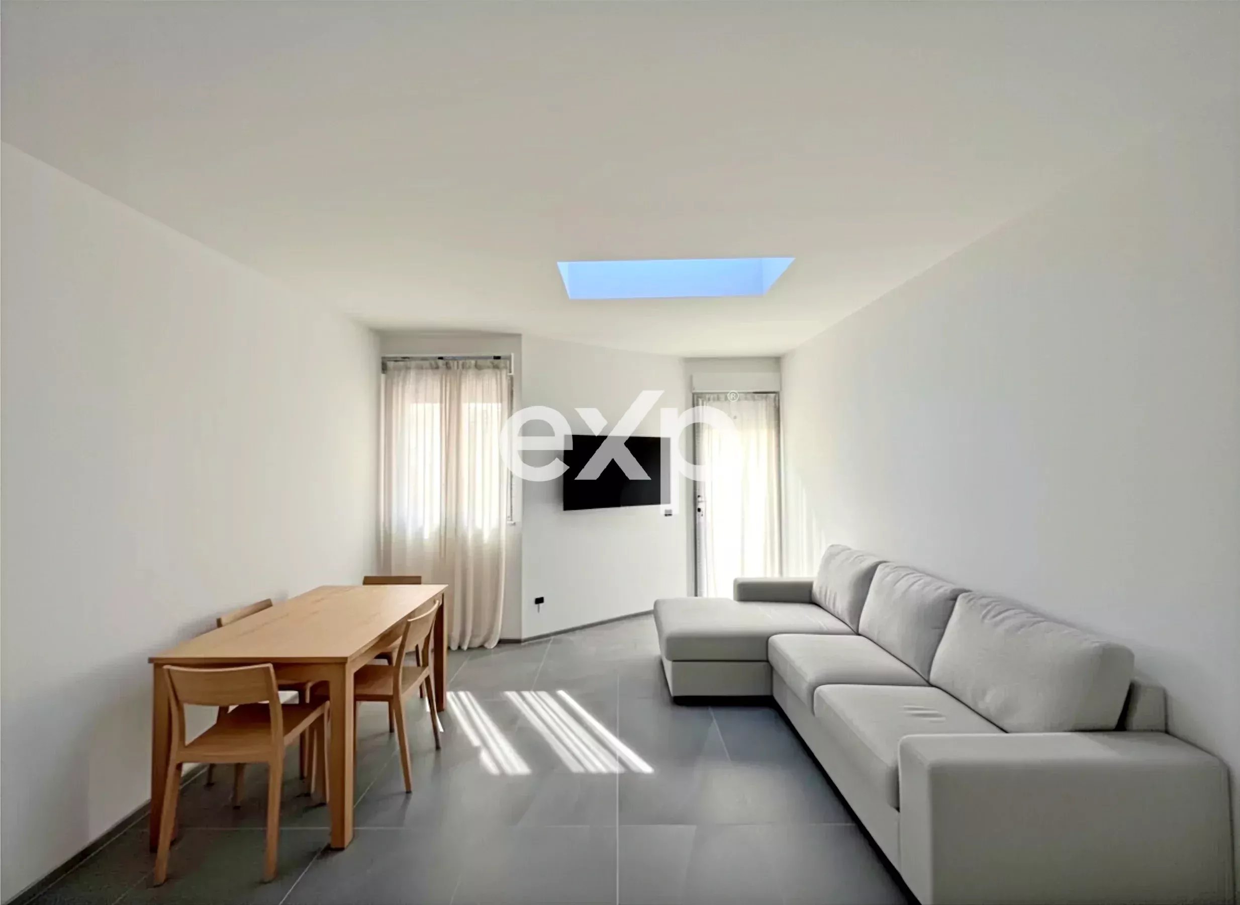 Moderno Loft con Spazio Esterno Privato, Domotica e Fotovoltaico – Calolziocorte