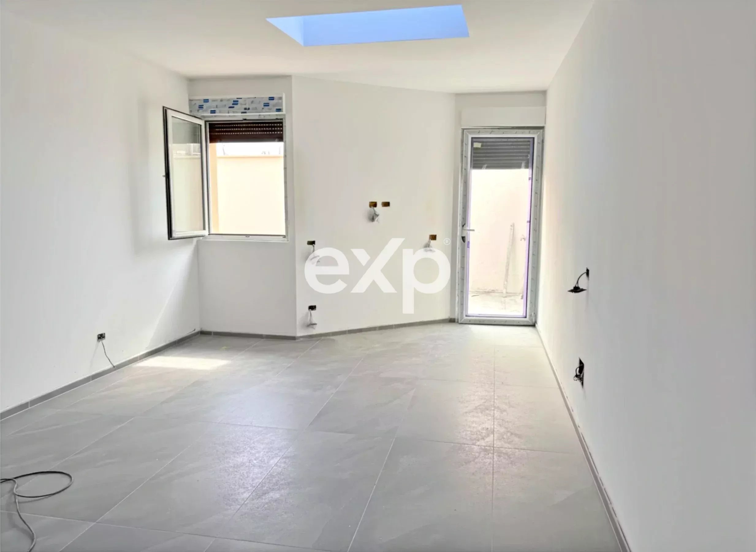 Moderno Loft con Spazio Esterno Privato, Domotica e Fotovoltaico – Calolziocorte