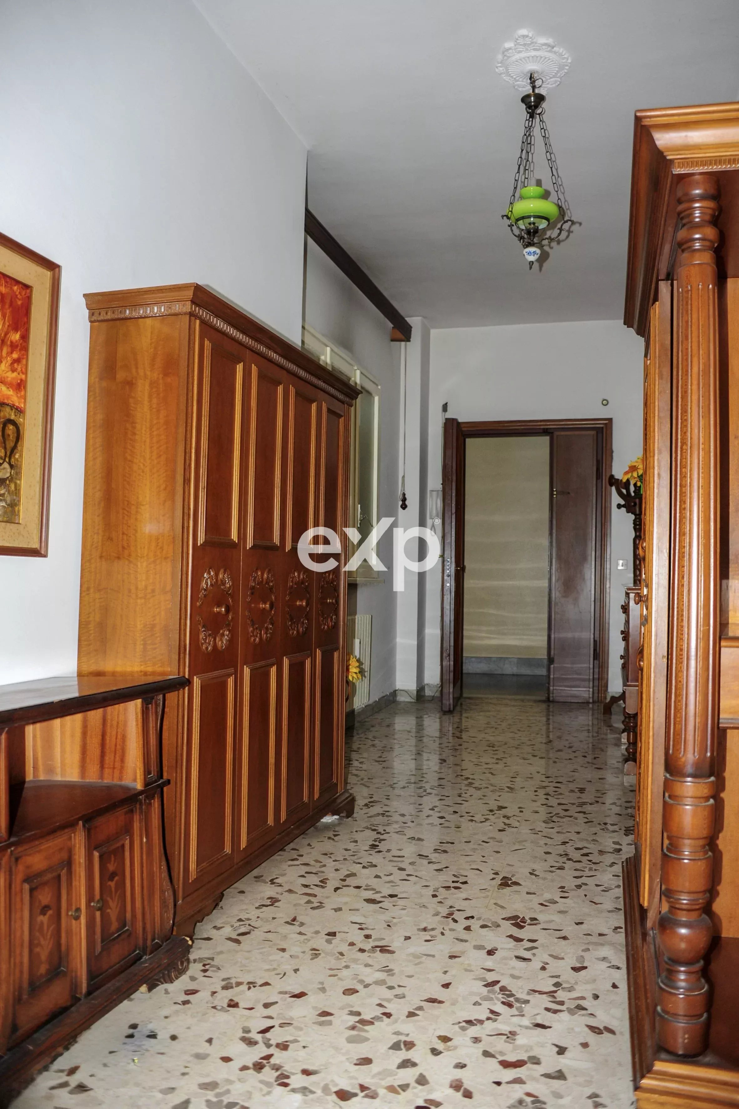 AMPIO 3 LOCALI DI 116 MQ IN VIALE AMERICA LATINA