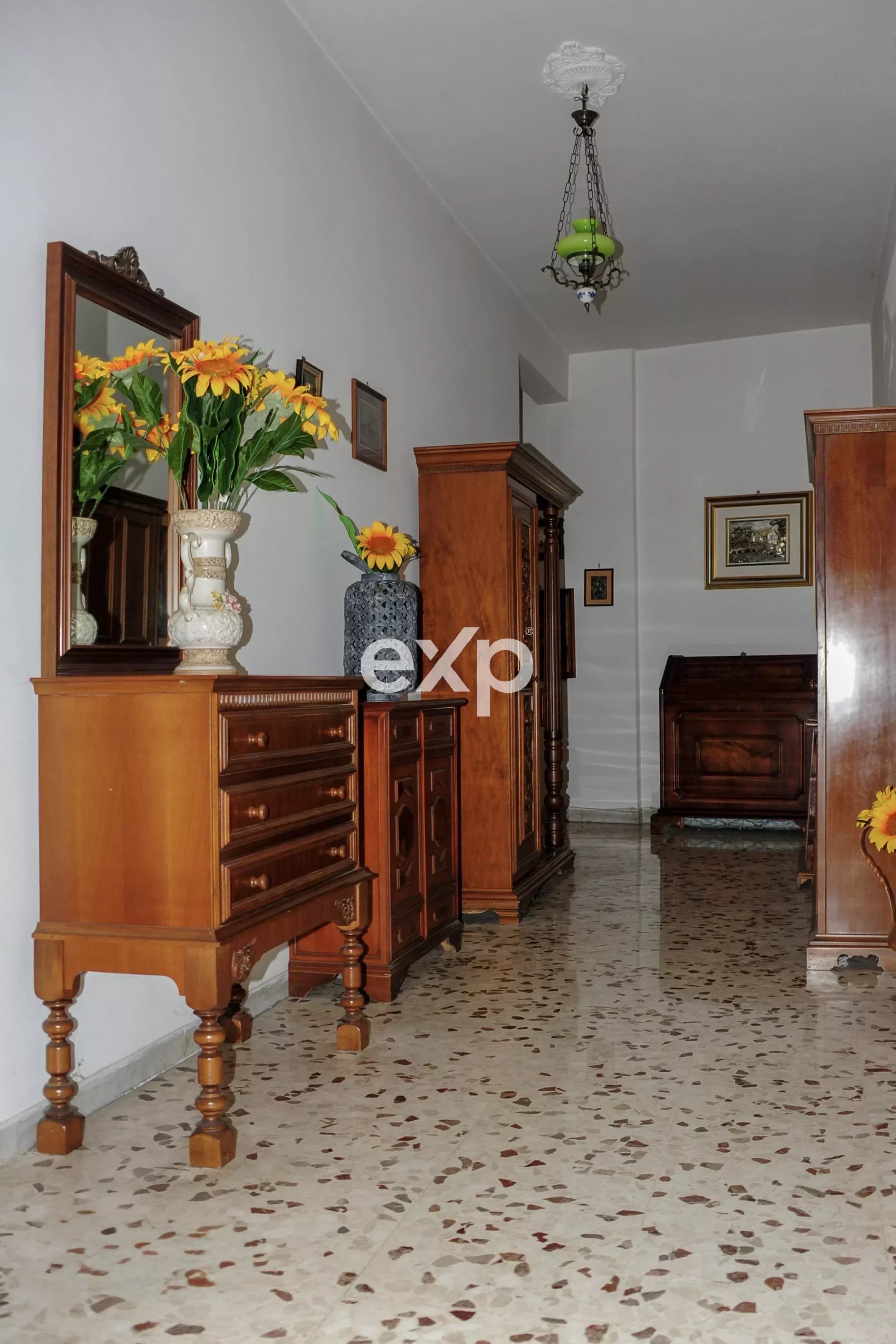 AMPIO 3 LOCALI DI 116 MQ IN VIALE AMERICA LATINA