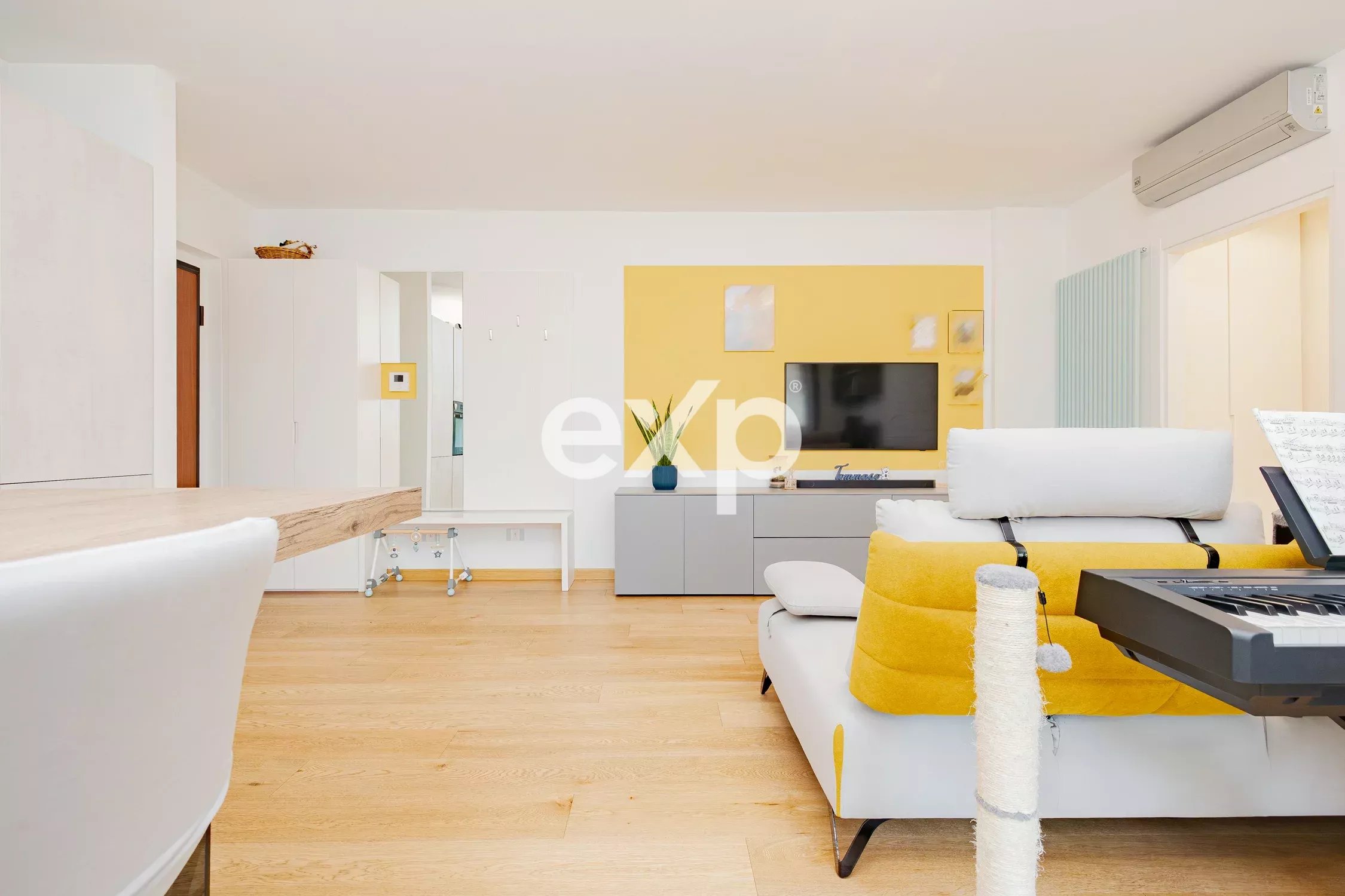 DUE LOCALI DI 75 MQ CON TERRAZZO