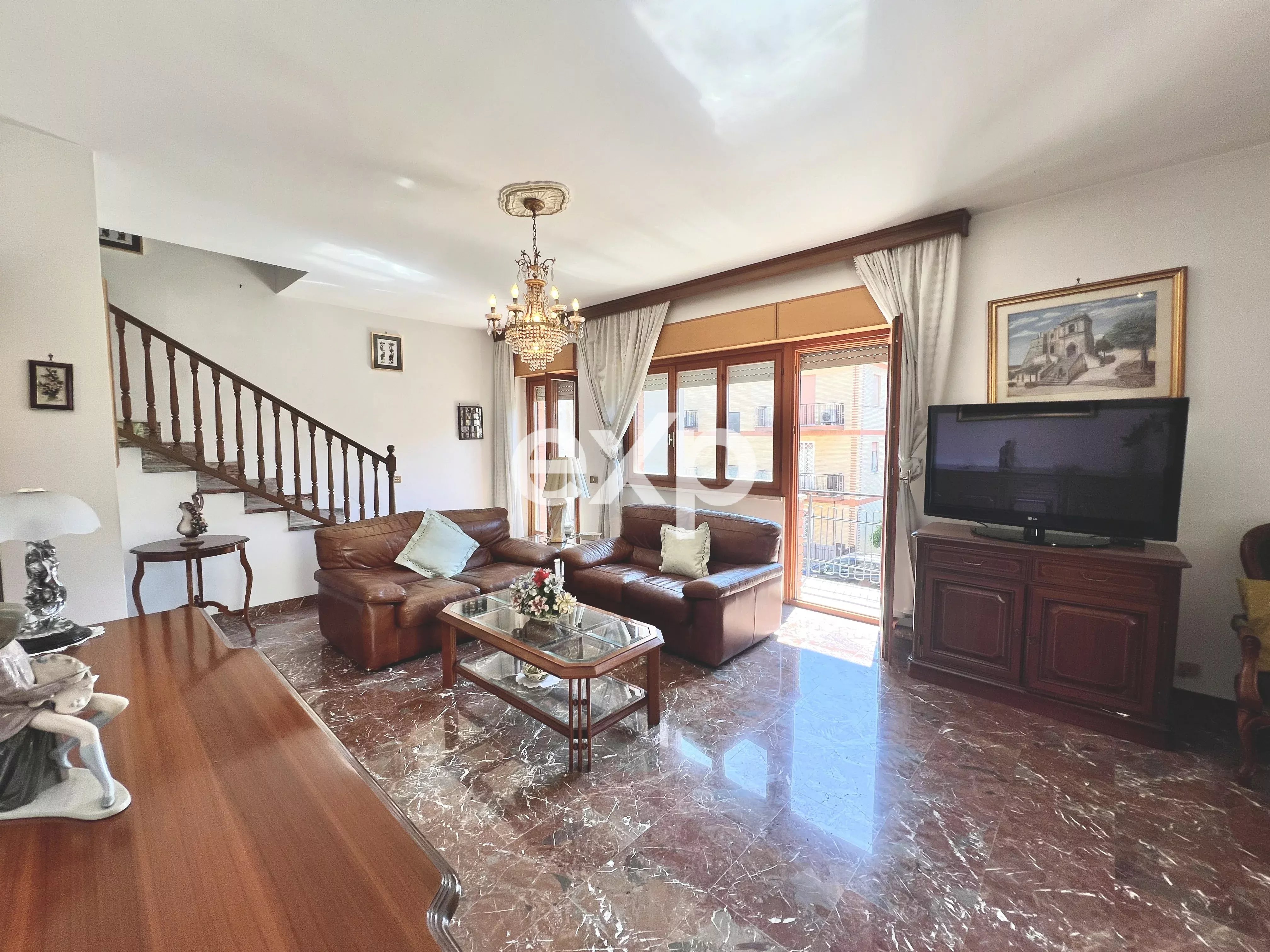 Villa con due appartamenti -box doppio - giardino - Fidene - € 540.000