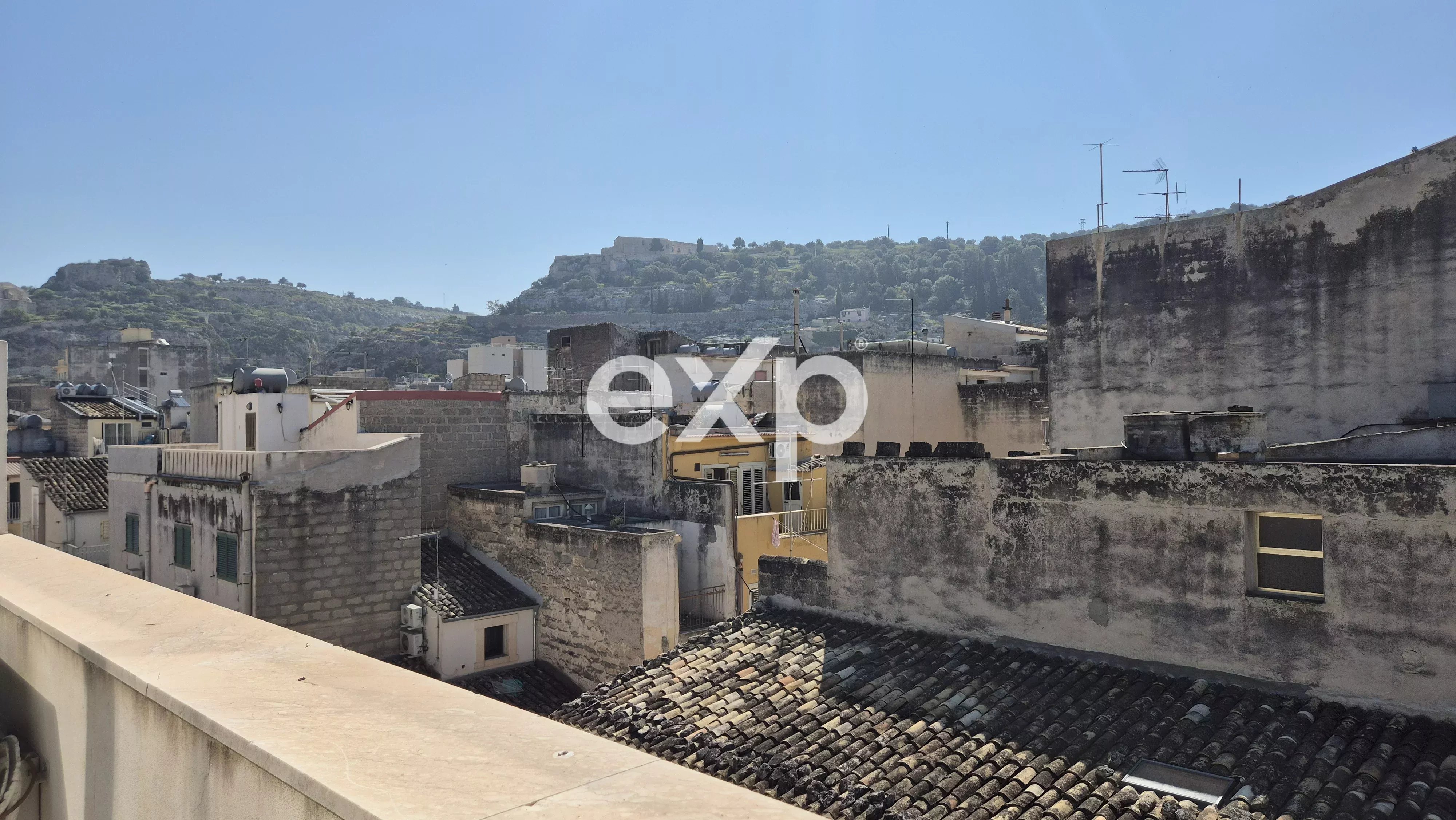 Dimora panoramica di charme con vetrata scenografica nel cuore di scicli