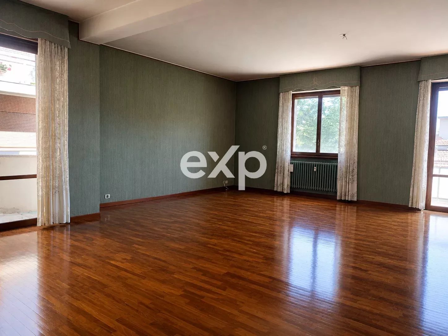 Ampio Appartamento Signorile di 220 mq in Vendita a Pesaro – Zona Centro Mare
