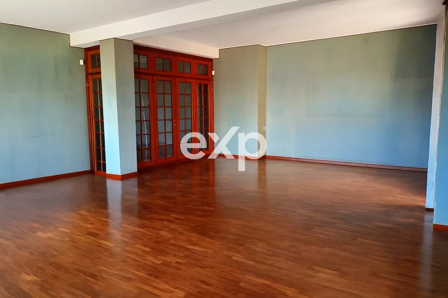 Ampio Appartamento Signorile di 220 mq in Vendita a Pesaro – Zona Centro Mare