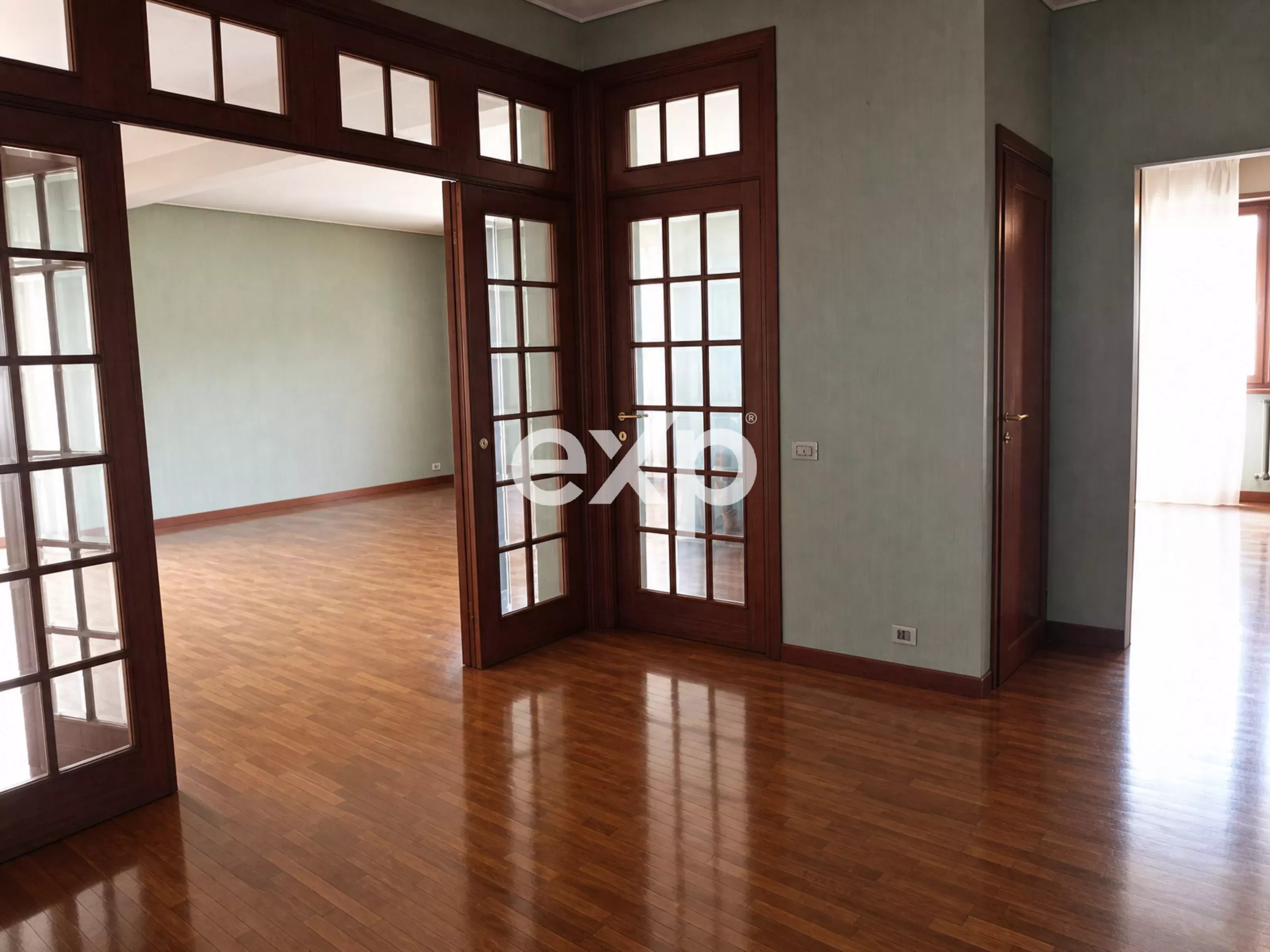 Ampio Appartamento Signorile di 220 mq in Vendita a Pesaro – Zona Centro Mare
