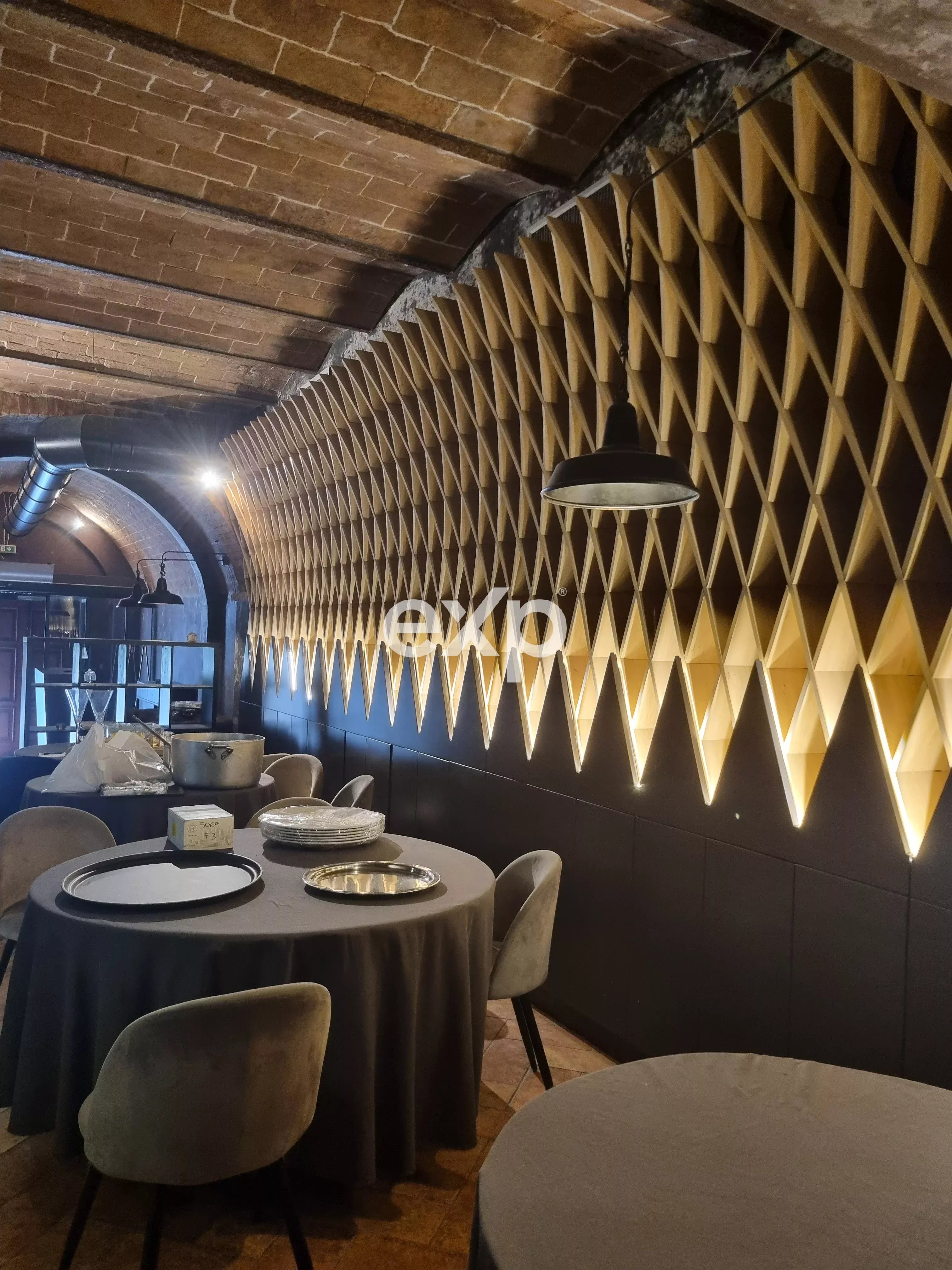 OPPORTUNITÀ UNICA A SIENA: COMPLESSO F&B IN STILE TOSCANO