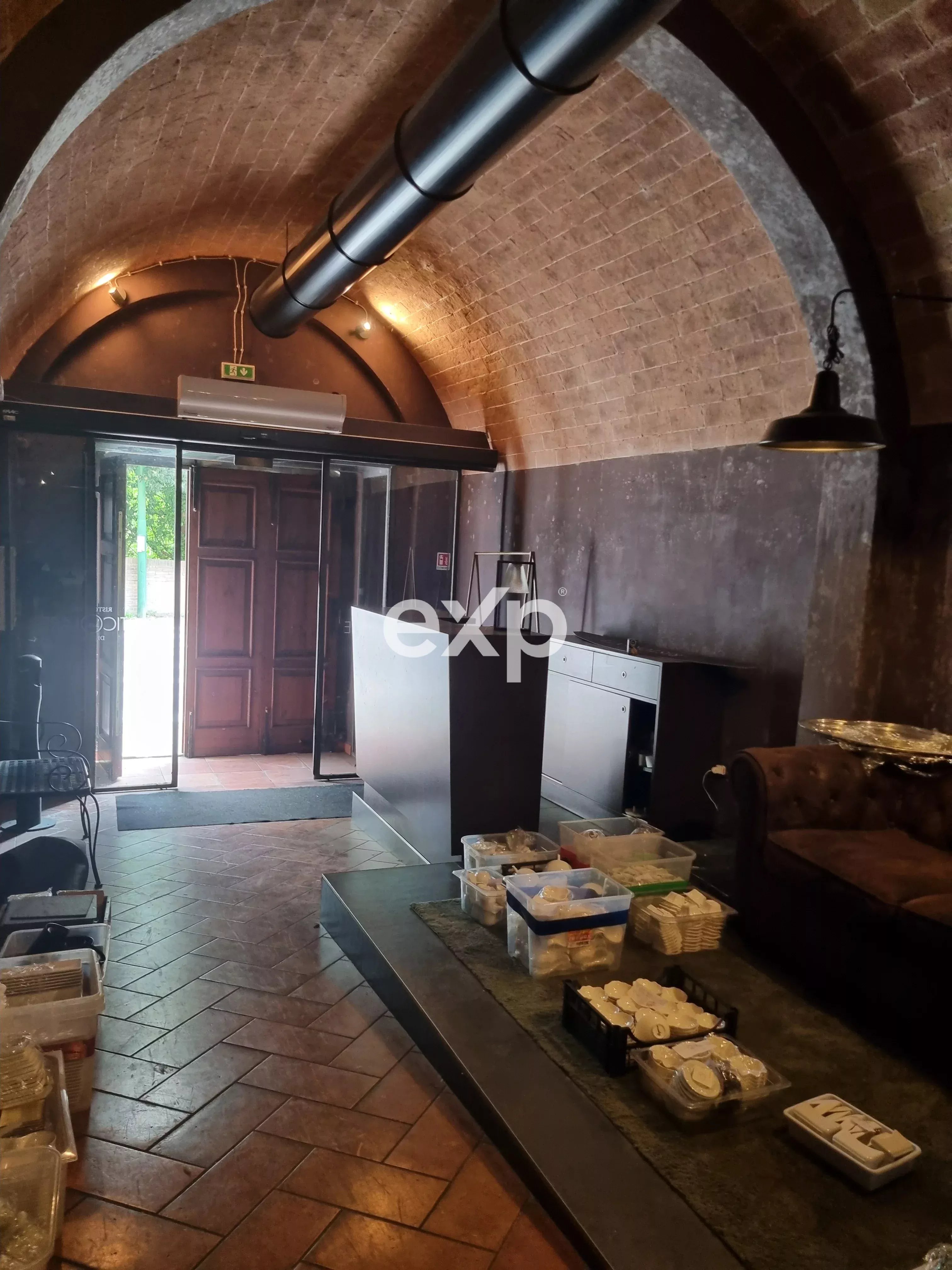 OPPORTUNITÀ UNICA A SIENA: COMPLESSO F&B IN STILE TOSCANO