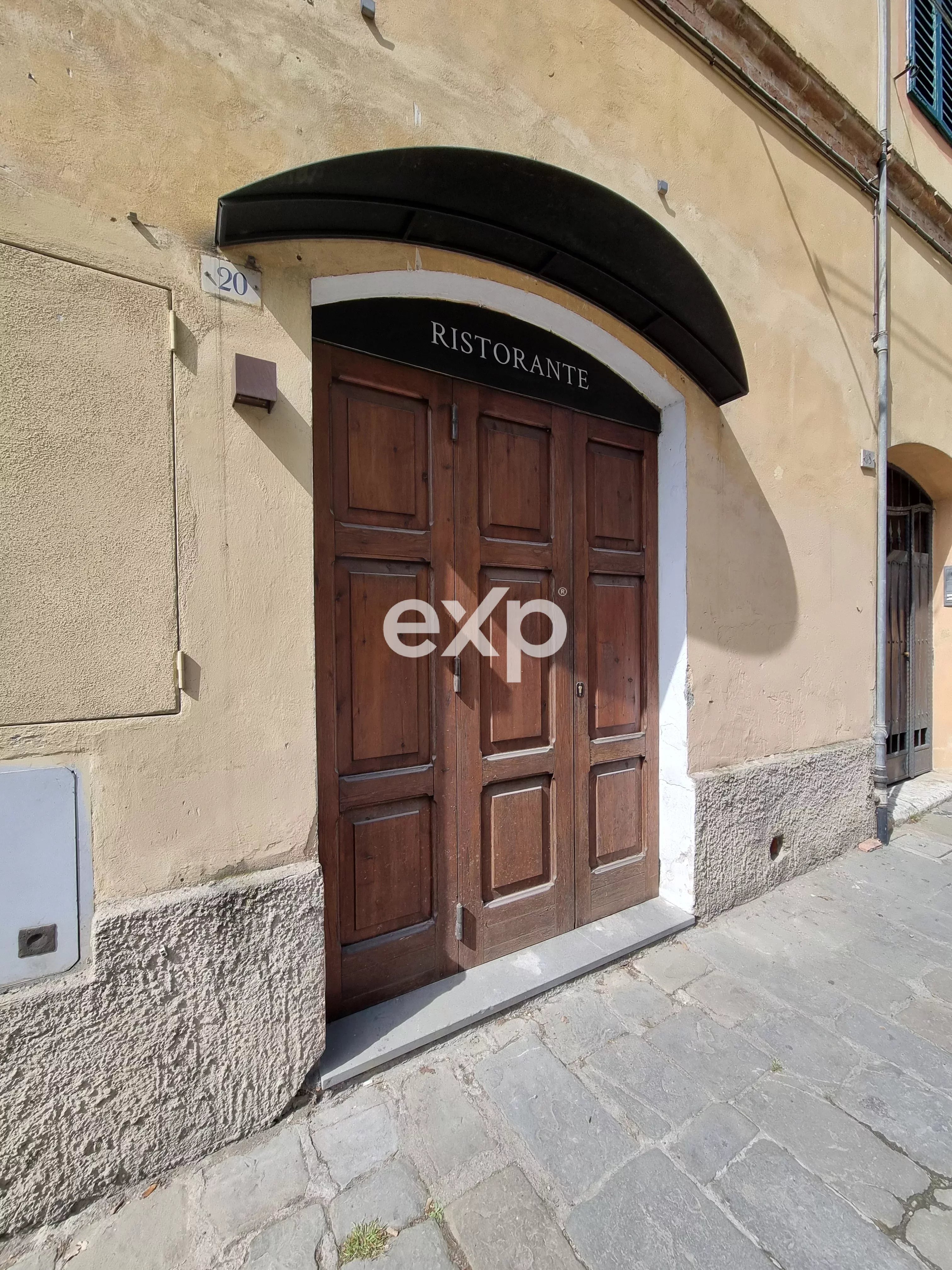 OPPORTUNITÀ UNICA A SIENA: COMPLESSO F&B IN STILE TOSCANO