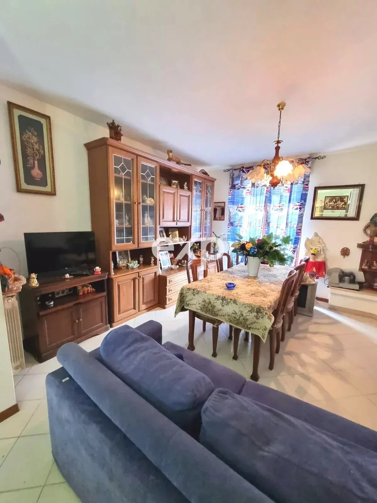 **In Vendita Ampio 6 Vani con Terrazze, Garage Doppio e Giardino Privato di 400 mq**