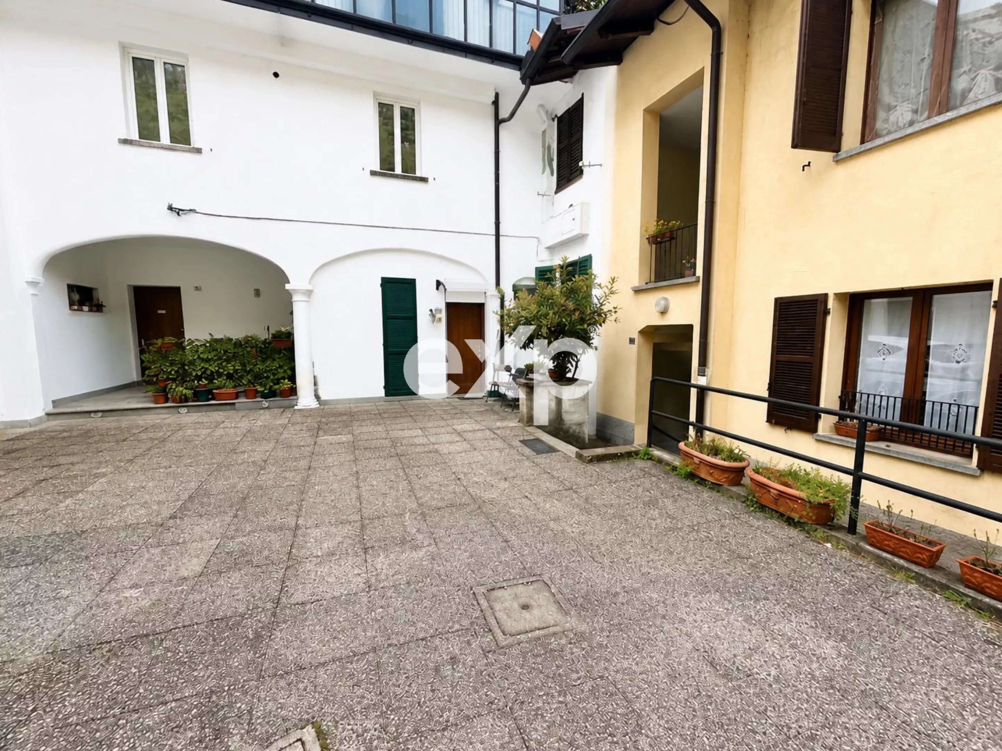 Appartamento in vendita a Oggiono, Salita Bosisolo, 5, 23848 Oggiono, 90 m²