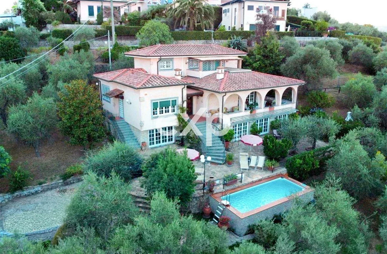 Villa Vista Mare Panoramica 390 mq | Massarosa Versilia