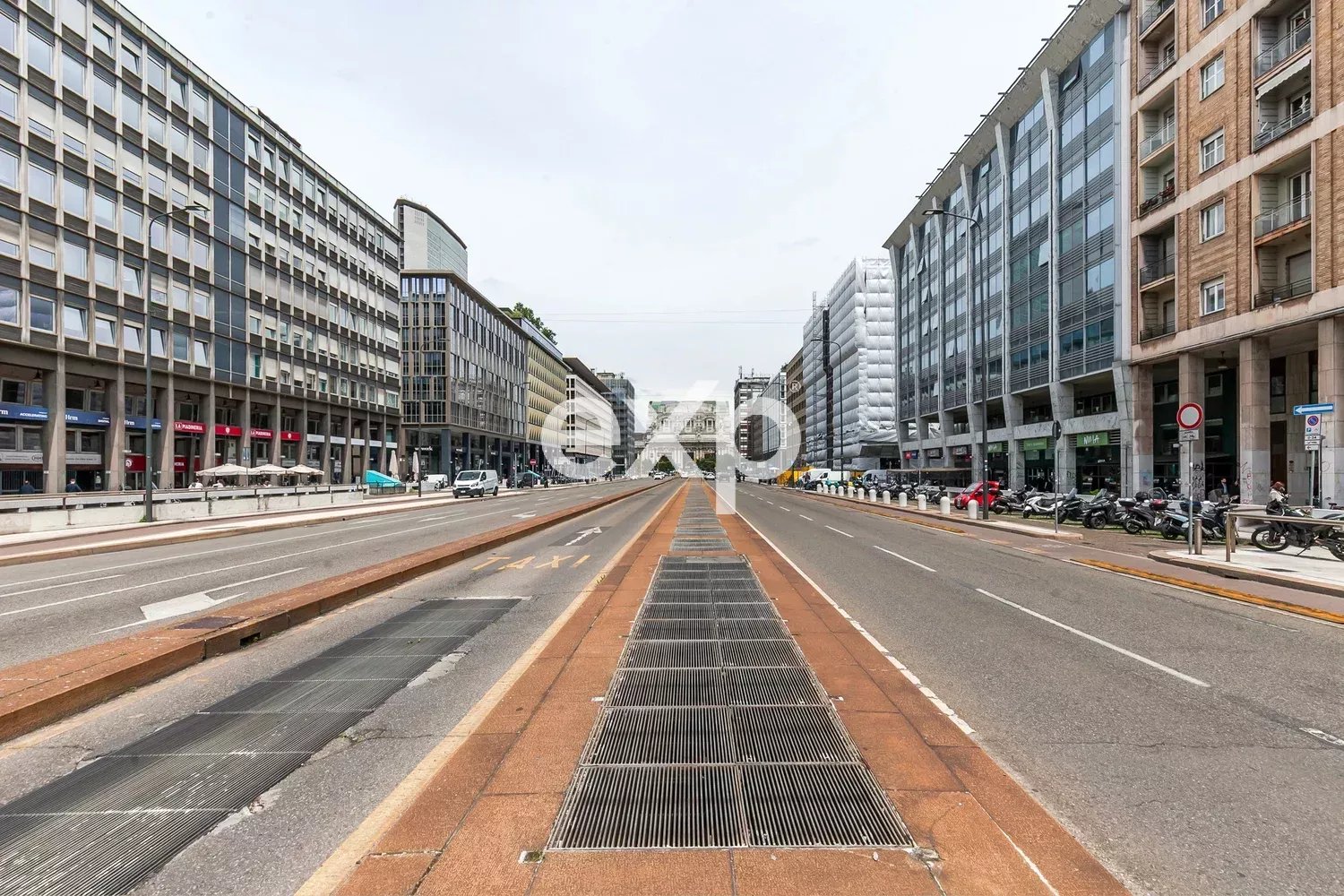 Ufficio in affitto a Milano, Via Vittor Pisani, 8, 20124 Milano, 220 m²
