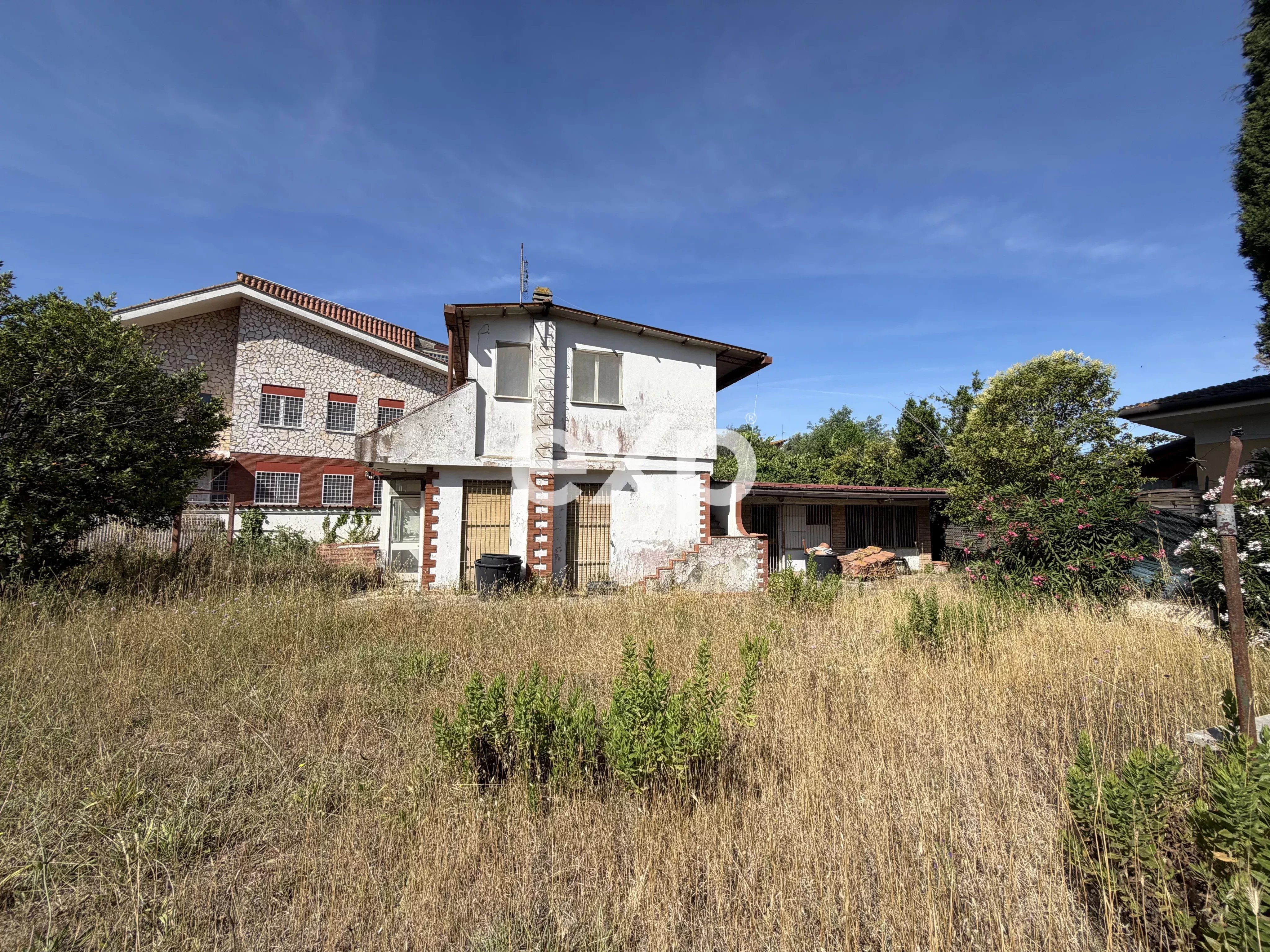 Infernetto, rudere unifamiliare su terreno di 1200mq